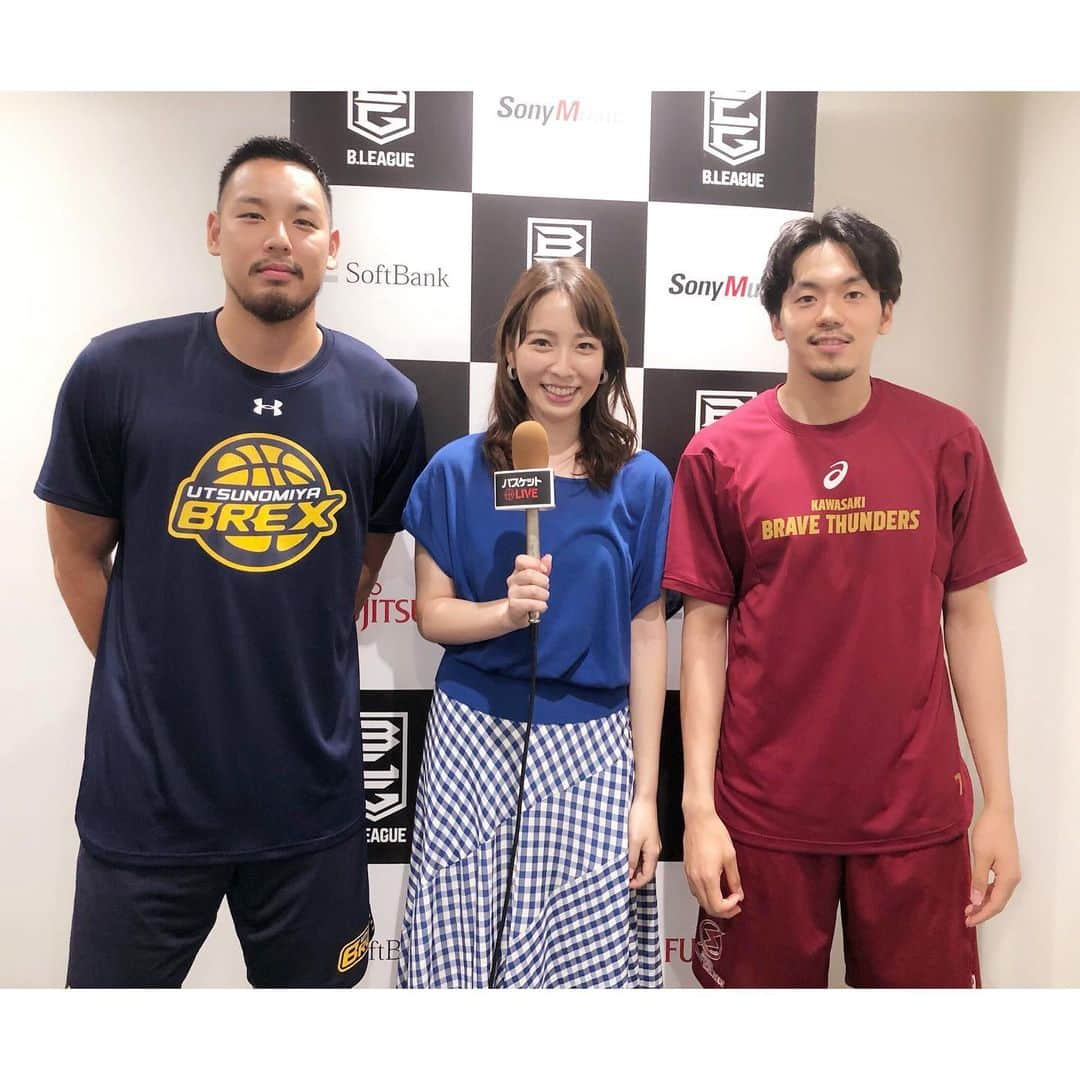 今井麻椰さんのインスタグラム写真 - (今井麻椰Instagram)「Bリーグ4年目！の開幕記者会見😎🎤 早いですねーーあっという間にくるねーー！ 早く開幕して欲しくて仕方ないけど💓笑 . 今年も先立ち1試合から！しかも横浜アリーナで🏀✨ #川崎ブレイブサンダース vs #栃木ブレックス 改め #宇都宮ブレックス (慣れない笑) から始まります！ . #篠山竜青 選手と #遠藤祐亮 選手の仲良しな様子を #バスケットLIVE でご覧くださーい☺️✌️ . #Bリーグ #bleague #Bリーグ観戦 #バスケットボール #Bリーグを盛り上げたい #開幕戦 #たのしみ #🏀 💓」7月11日 22時28分 - maya_imai_124