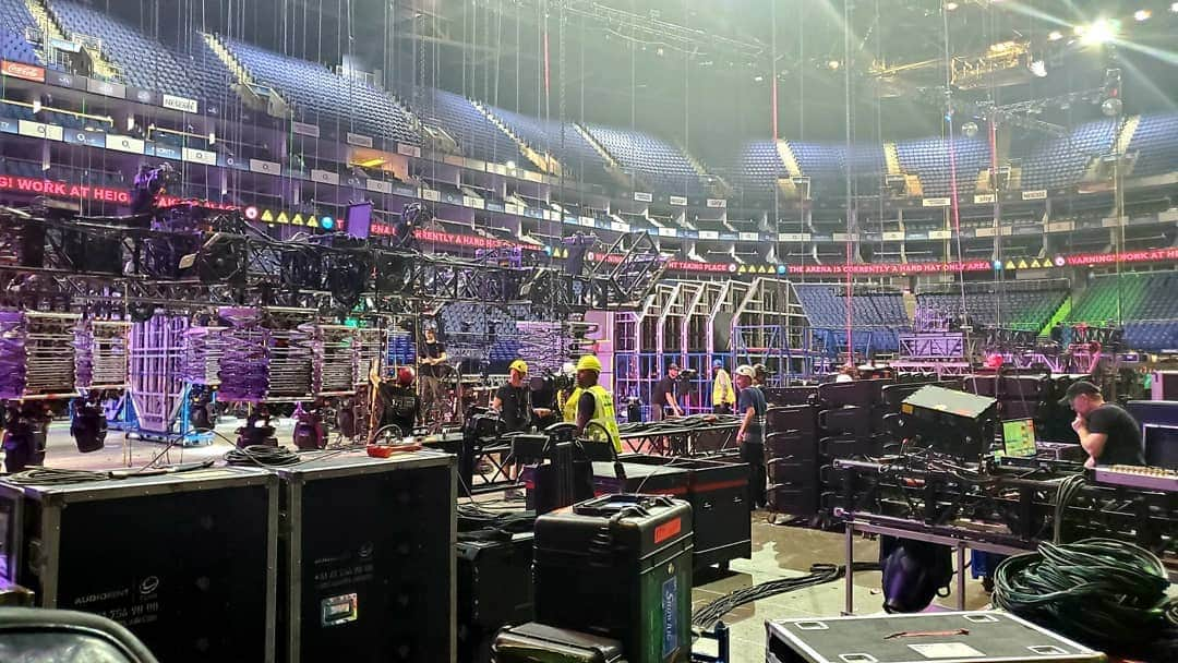 KISSさんのインスタグラム写真 - (KISSInstagram)「Getting ready for tonight's big #EndOfTheRoad show at @theo2london !」7月11日 22時29分 - kissonline