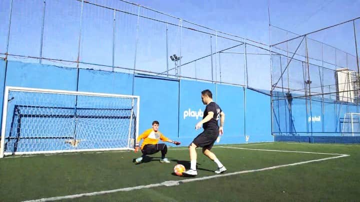 アレッサンドロ・ローザ・ヴィエイラのインスタグラム：「Vídeo- Saiuuuu mais um desafio no canal #Falcao12 no YouTube!  Falcão x @rezende ,quem ganhou?  @amaralzinho5 de VAR! —————————————- LINK NO STORIES 👁👁 —————————————Obrigado pelo carinho e simpatia @rezende ❤️」