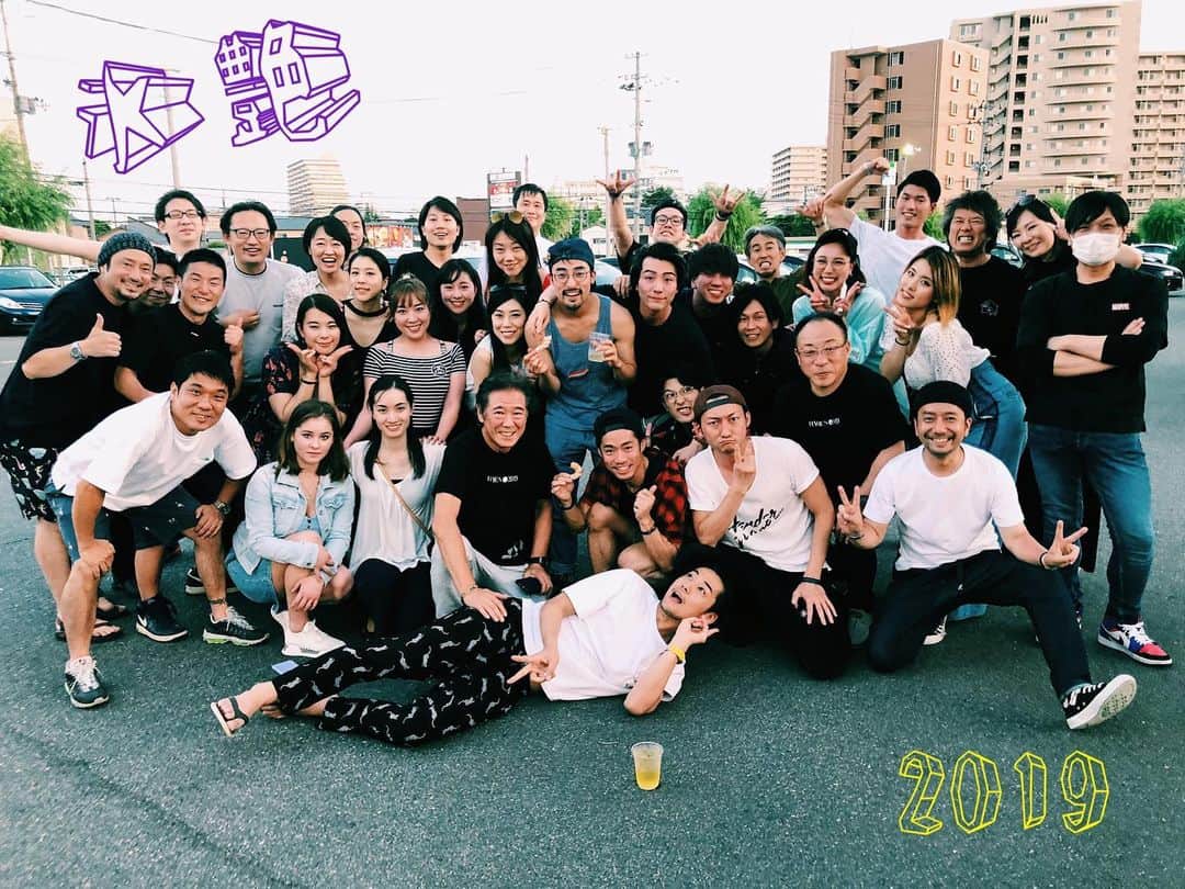 村元哉中のインスタグラム：「BBQ with the best team😎🔥🙌🏻 残り2週間！！！ #氷艶2019」