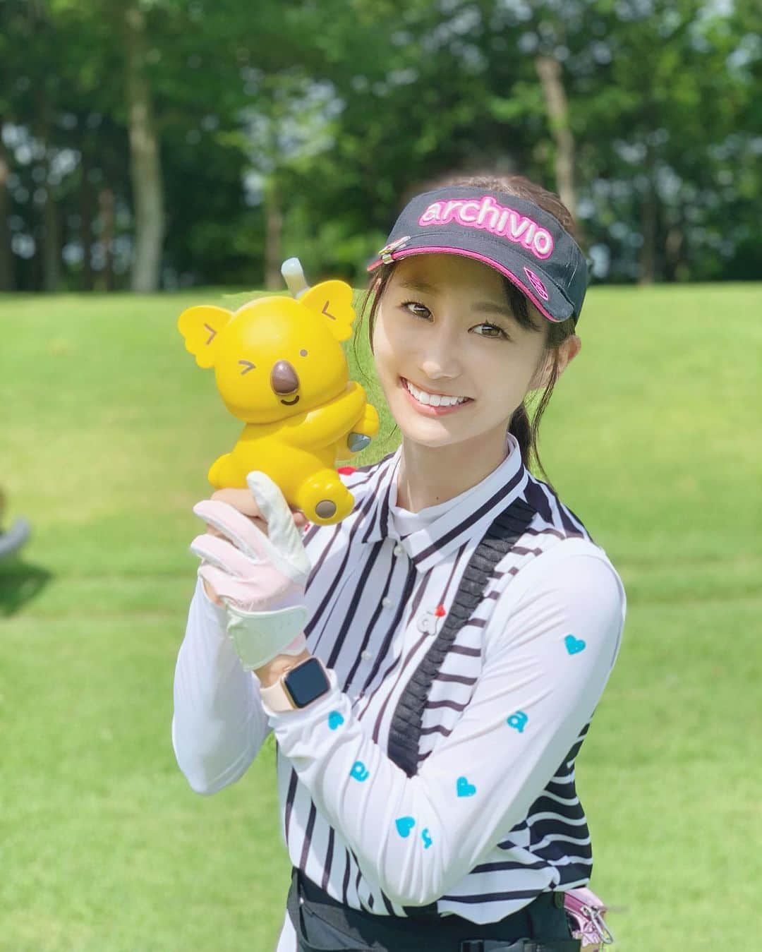 筒井萌子のインスタグラム：「* ゴルフ行きたーい⛳ 雨にムシムシ湿気嫌ですね˘˘̥ @archivio.official のウエア可愛い🌼 まだまだ着たいのが沢山あるよー☀️ お気に入りが沢山*•.❥◡̈*.。 夏もまだだけど秋冬のウエアが楽しみ♪ ・ #筒井萌子 #女優 #actress #モデル #model #岡山  #shooting #instagood #instalike #converse #撮影 #followme #instalike #ゴルフ #ゴルフ女子 #ゴルフコーデ #골프 #좋아요반사 #좋아요그램 #좋아요환영 #데일리그램 #패션 #오오티디 #카페 #카페 #ジャパンゴルフフェア #ゴルジョバ #ゴルフドゥ #golf #even #ゴルフ雑誌」