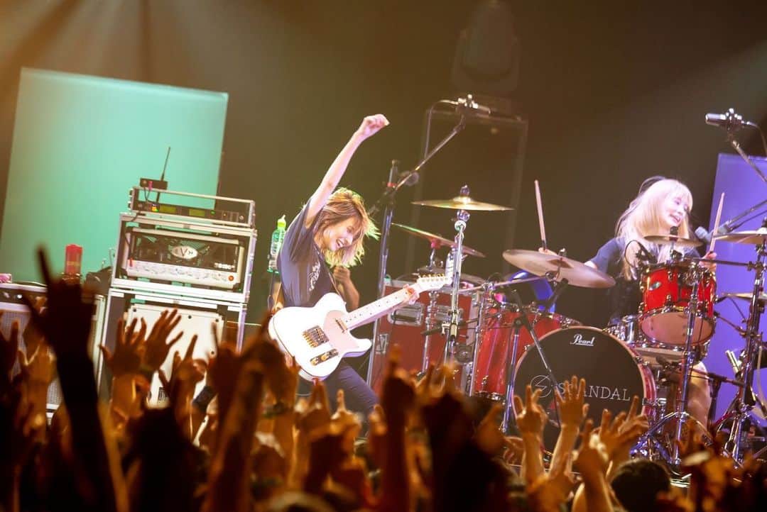 SCANDALさんのインスタグラム写真 - (SCANDALInstagram)「2019.07.11 Zepp Tokyo SCANDAL TOUR 2019 "Fuzzy Summer Mood" photo by @takeshiyao  #scandal #scandal_fsm」7月12日 8時42分 - scandal_band_official