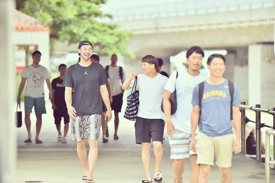 藤永佳昭さんのインスタグラム写真 - (藤永佳昭Instagram)「okinawa camp 多くの方にサポートして頂いたお陰で成功した合宿でした。 関わってくれた全ての方に感謝してます。  ありがとうございました。  @gajumarutada さんも ありがとう #与那原町  #波の上ビーチ  #ドローン」7月12日 8時51分 - a_k_i_01