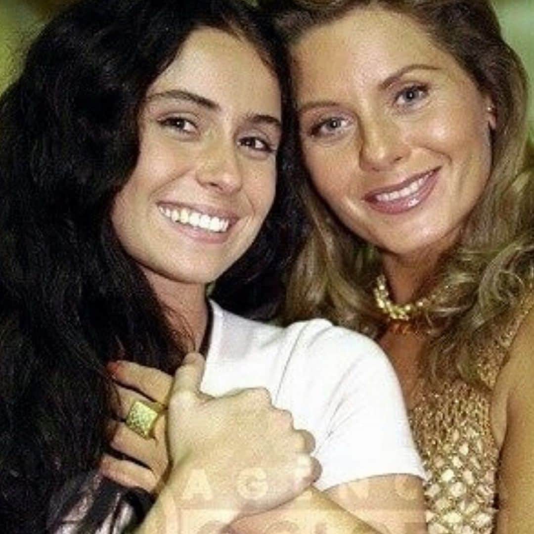Giovanna Antonelliのインスタグラム：「Ahhhhh mais um #tbt delicia de um trabalho feliz!! Linda e querida @verafischeroficial 💕」