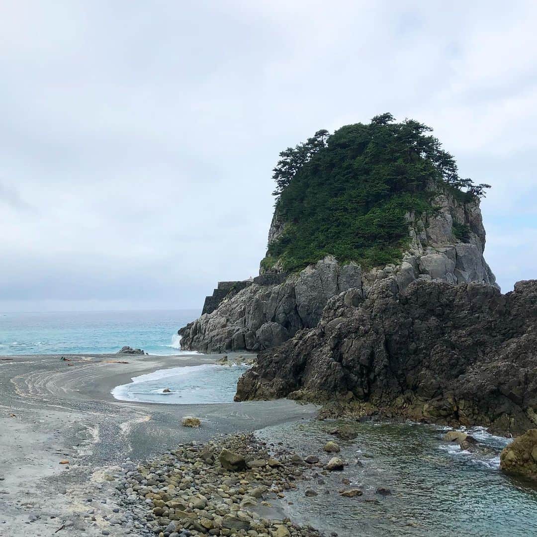 Isseki Nagaeさんのインスタグラム写真 - (Isseki NagaeInstagram)「After heavy rain  #新島 #niijima #surftrip #island #fishingtrip」7月12日 8時56分 - isseki_nagae