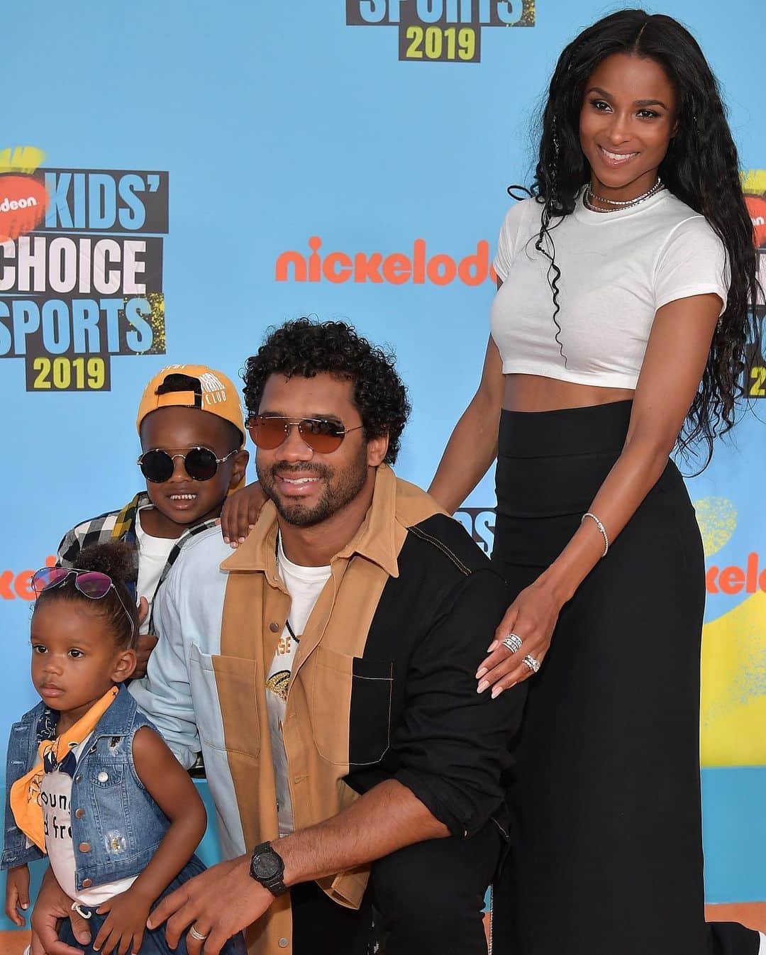 Just Jaredさんのインスタグラム写真 - (Just JaredInstagram)「@ciara & @dangerusswilson are joined by son Future & daughter Sienna at the 2019 Kids’ Choice Sports Awards! #Ciara #RussellWilson #FutureWilburn #SiennaWilson #KidsChoiceSportsAwards Photos: Getty」7月12日 8時58分 - justjared