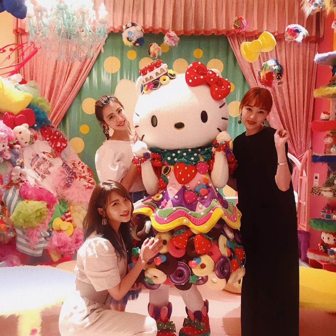のインスタグラム：「@sanrio  @kawaiimonstercafe  café🧁 #kitty  #キティーちゃん」