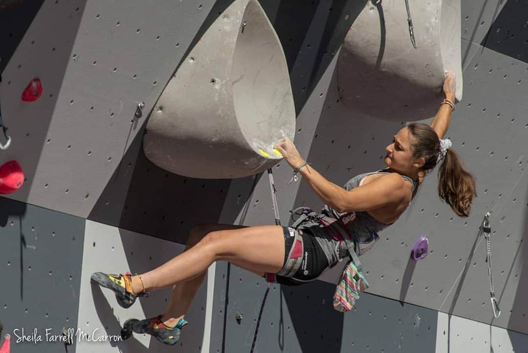 マグダレナ・ロックのインスタグラム：「The last world cup in Villars didn't go as I have imagined. Nevertheless, I feel good and tomorrow is the next chance.  Chamonix 💗🤗 @heeressportzentrum @tirolwest @scarpa_at  @austriaclimbing」