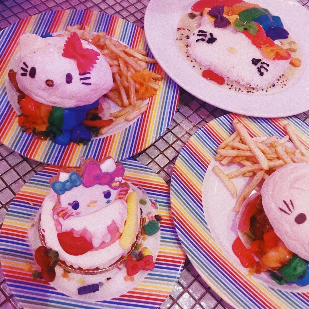 夏焼雅さんのインスタグラム写真 - (夏焼雅Instagram)「@kawaiimonstercafe  @sanrio  menu🍽」7月12日 0時32分 - miyaaa0825