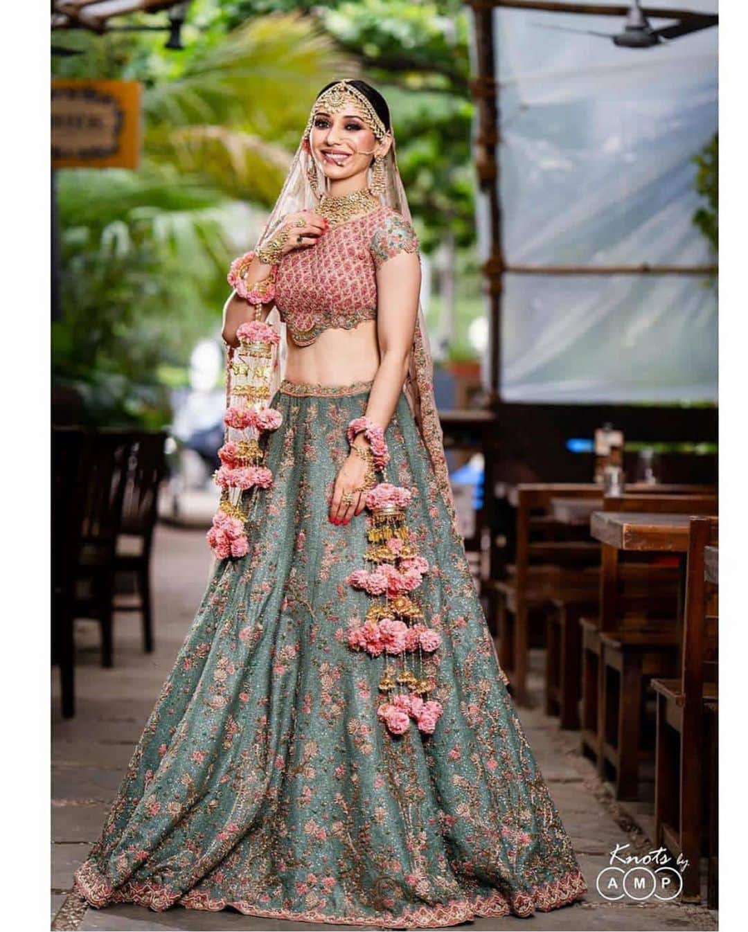 Indianstreetfashionさんのインスタグラム写真 - (IndianstreetfashionInstagram)「Please tell us you are just as obsessed with these kaleeras are we are .. cause if not then we gotta problem 😍 #indianstreetfashion #indianwedding  #wedding #weddingsofinstagram #instawedding  #indianwedding #bridesofindia #bridesofinstagram #indianbridaloutfit #weddinglook  #bridallook #bridestyle #weddingtrend #trend #bridaljewelry #jewellery #weddinginspo #weddingplanner #weddingblogger #weddingplanner #destinationwedding #kaleera @knotsbyamp」7月12日 0時44分 - indianstreetfashion