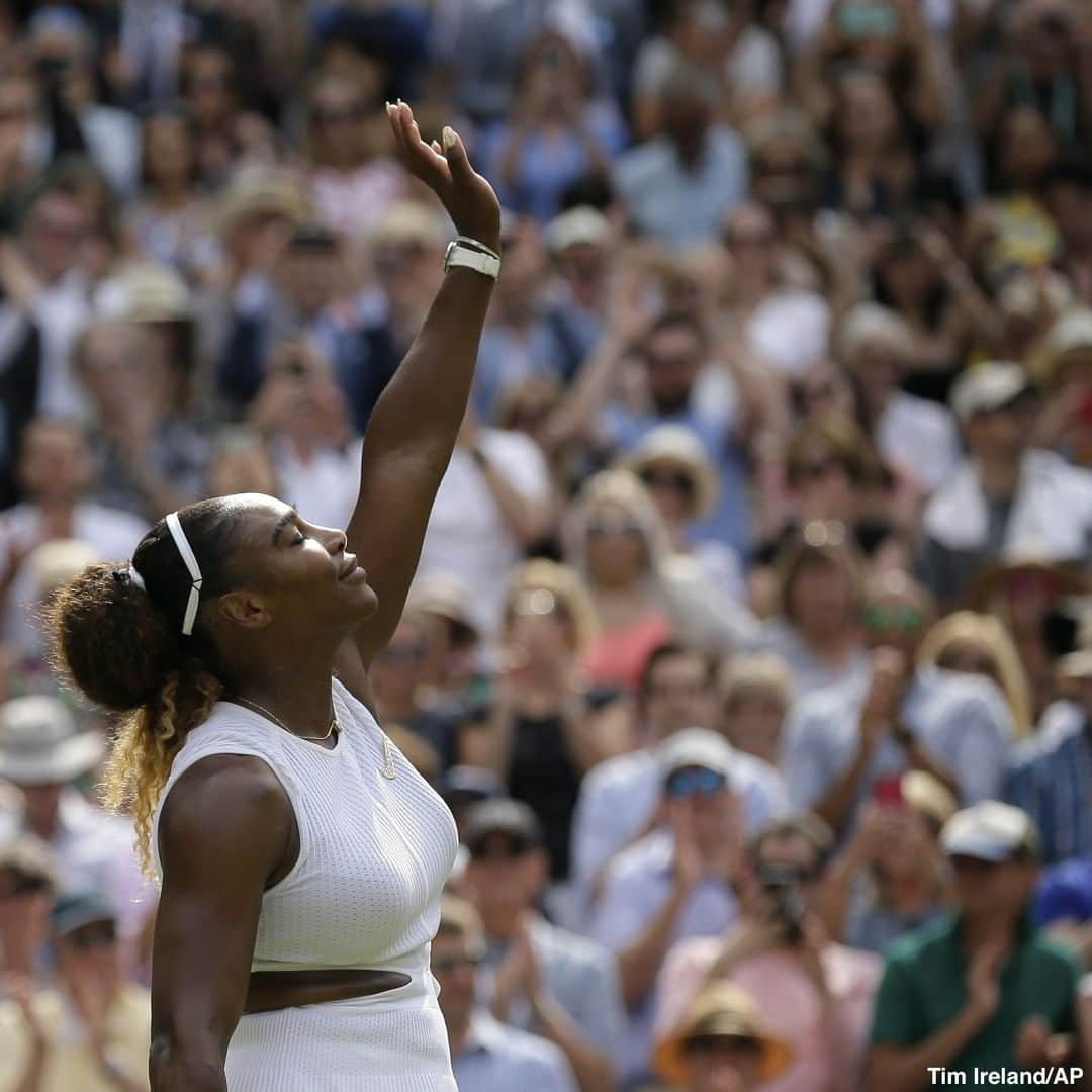 ABC Newsさんのインスタグラム写真 - (ABC NewsInstagram)「Serena Williams celebrates after beating Barbora Strycova in the semifinals to reach her 11th Wimbledon final. #serenawilliams #wimbledon #tennis #winning」7月12日 0時36分 - abcnews