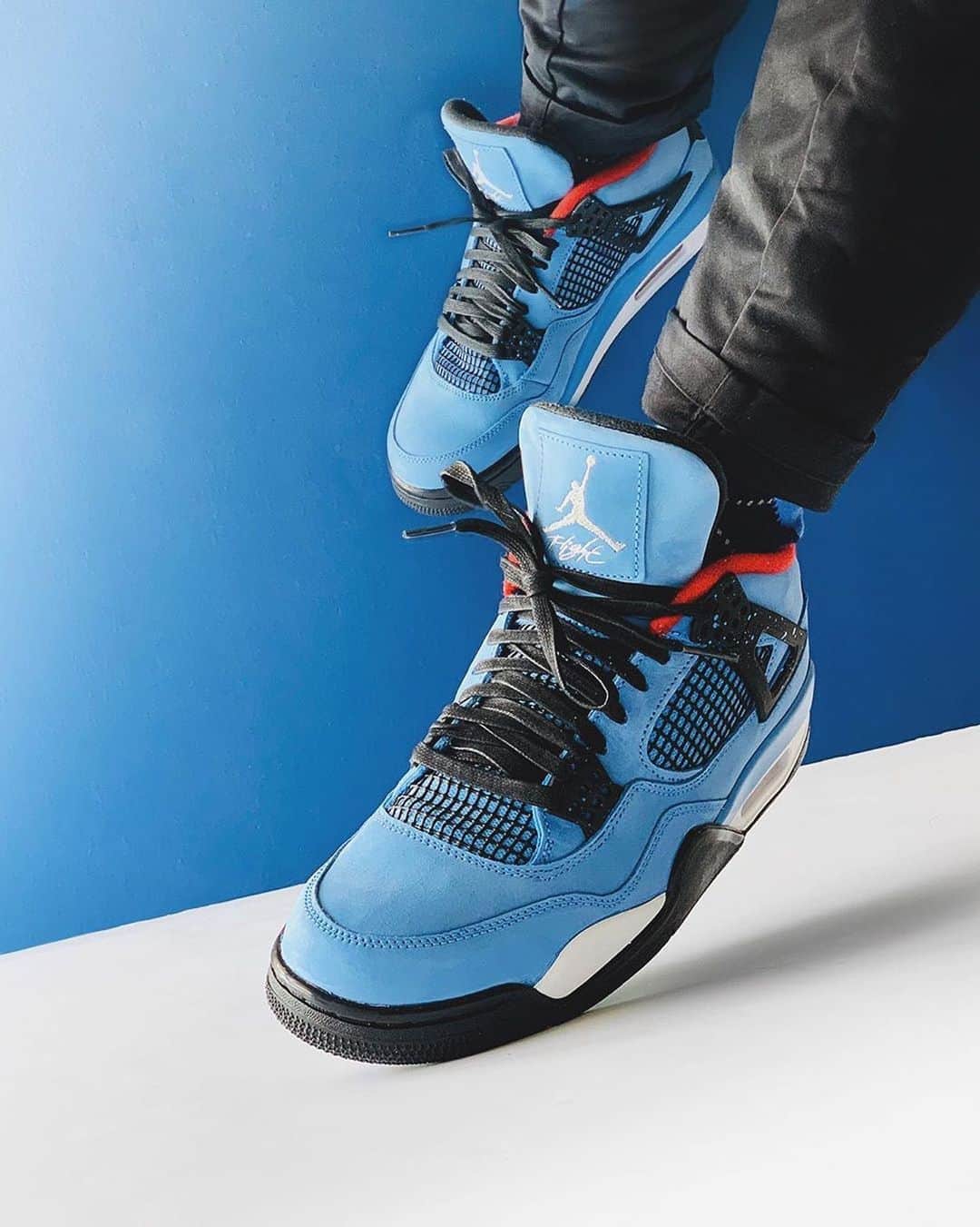 Sneaker News x Jordans Dailyさんのインスタグラム写真 - (Sneaker News x Jordans DailyInstagram)「How does the @travisscott x Air Jordan 4 “Cactus Jack” stack against the 1s? What model do you wanna see done next? #jordansdaily」7月12日 0時39分 - jordansdaily