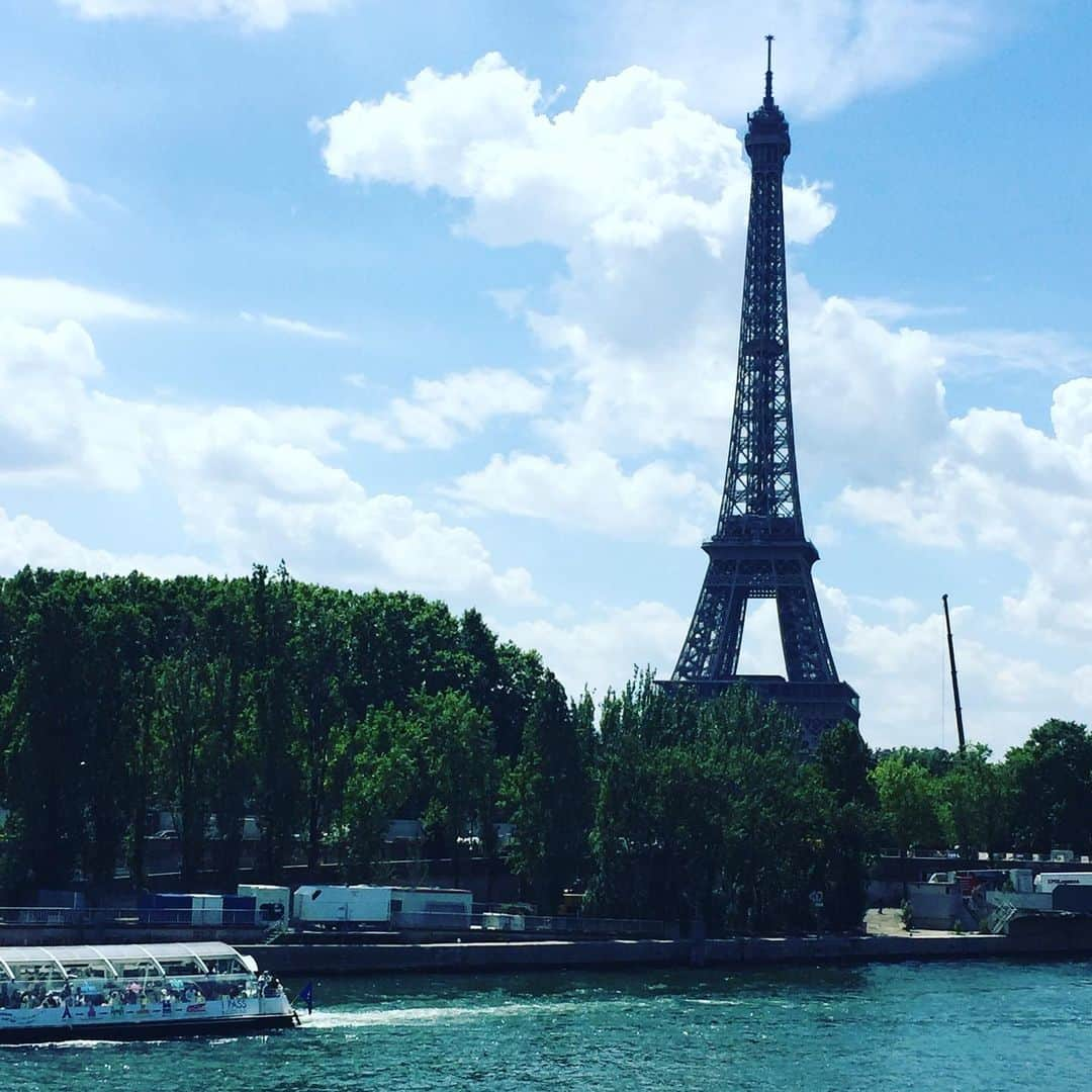 大森美希さんのインスタグラム写真 - (大森美希Instagram)「🇫🇷#toureiffel #eiffeltower #paris #parislife #laseine 🇫🇷 #エッフェル塔 #セーヌ川 #パリ #パリ生活 #パリ散歩 #パリところどころ #海外生活 #海外で働く」7月12日 0時48分 - mikiomori_