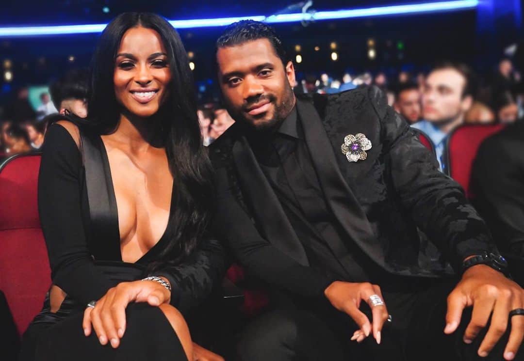 ラッセル・ウィルソンのインスタグラム：「My Flower. She is Forever. @Ciara 📸: @theovision1」