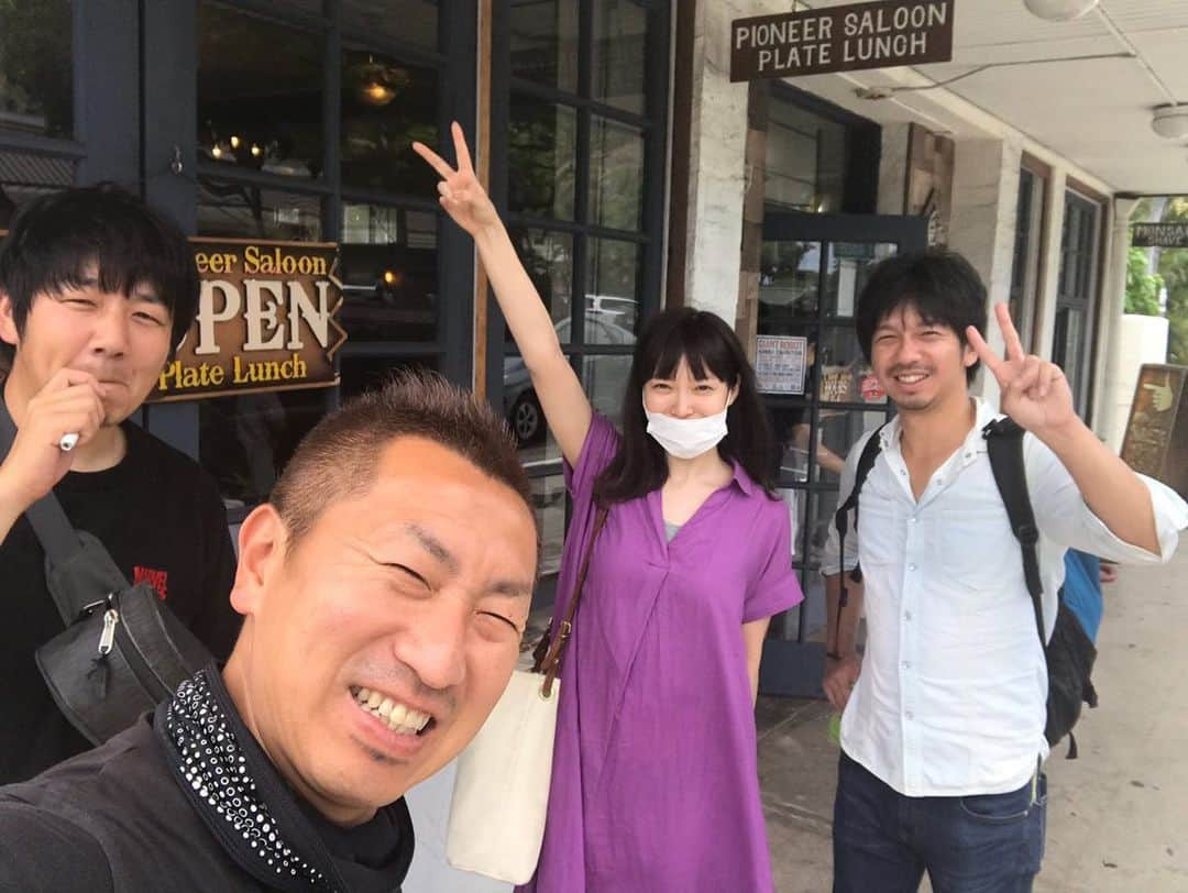 田中良子さんのインスタグラム写真 - (田中良子Instagram)「阪急ハワイフェアを見てくださった皆様ありがとうございました🤙 ハワイはやっぱり何度行っても楽園でした🌺オンエア後ディレクターさんとハワイフェア行ったらすっごい人がたくさん居て私も行ったのにやっぱりまた楽しんじゃいました🍺衣装で着させていただいたワンピースもめちゃ可愛いし美味しいものもたくさんあるので是非行ってみてくださいねーーー🍔 #阪急ハワイフェア #osaka #おはよう朝日です #田中良子 #行ってみて #楽しいよ #ジャナラム #ハナホウ #ミューズバイリモ #コーディネーター さん #稲富菜穂 ちゃんスタジオ一緒でした #ハワイ最高」7月12日 1時30分 - tanakaryoko102