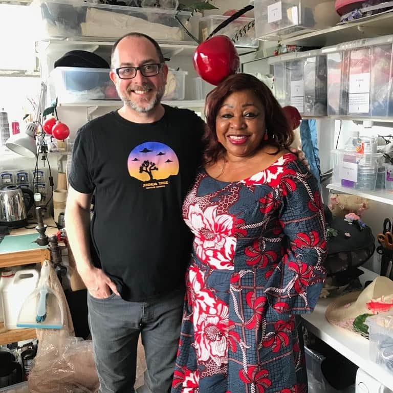 ピアーズアトキンソンさんのインスタグラム写真 - (ピアーズアトキンソンInstagram)「What a day! Part II - we had a visit from Nigerian senator AND princess: Florence Ita-Giwa! Thank you for stopping by #mamabakassi ❤️💙💜」7月12日 1時40分 - piersatkinson