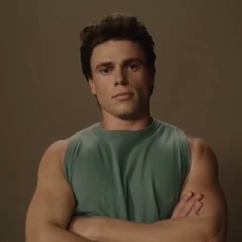 ガス・ケンワージーのインスタグラム：「Wow, I still can't fucking believe this is happening! I couldn't be more excited to be a part of this incredible cast!!! Repost: @mrrpmurphy @ahsfx #1984」