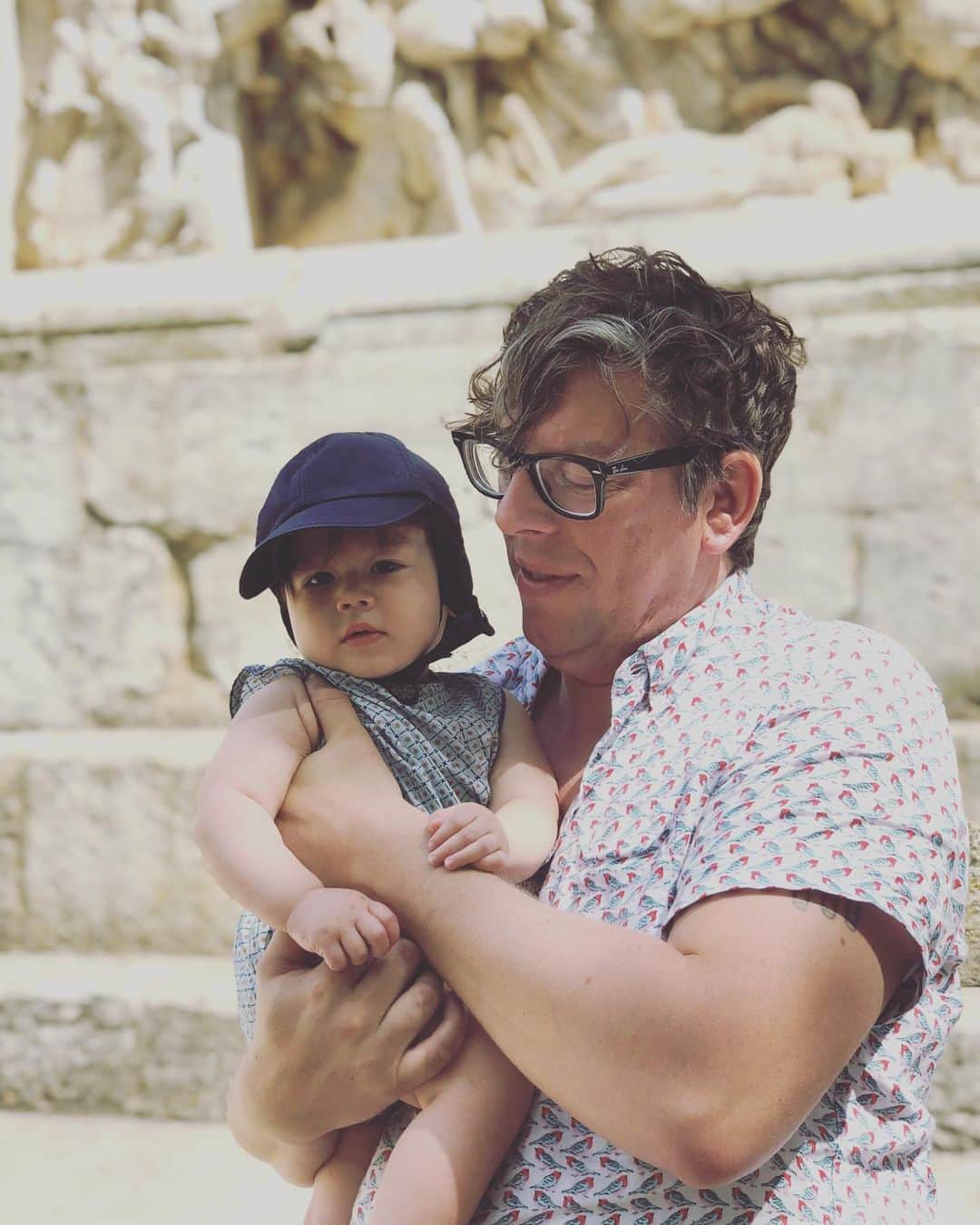 ミシェル・ブランチのインスタグラム：「My guys checking out the Roman ruins 😍😍❤️」