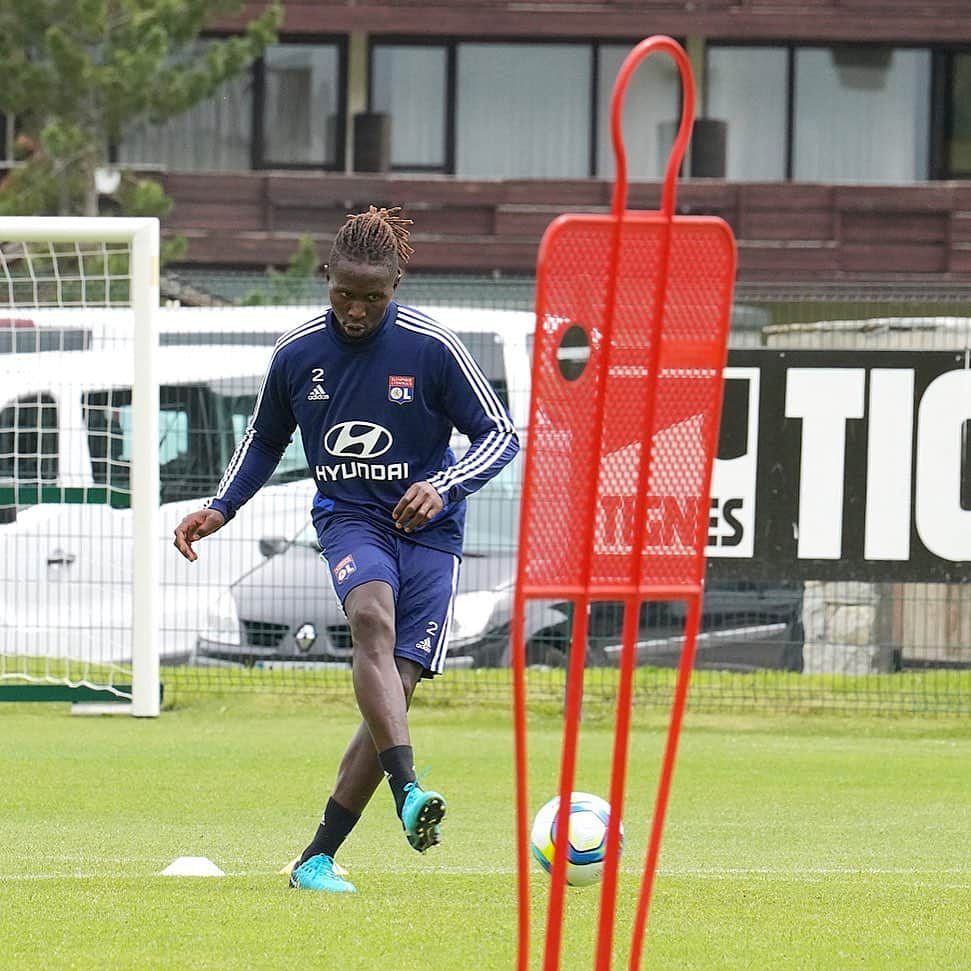 マプ・ヤンガ＝ムビワさんのインスタグラム写真 - (マプ・ヤンガ＝ムビワInstagram)「⚽️🔥🏃🏿‍♂️ Stage à Tignes 4ème journée ! ☑️.💪🏿 #work #preseason #tignes」7月12日 2時43分 - mapou.yangambiwa