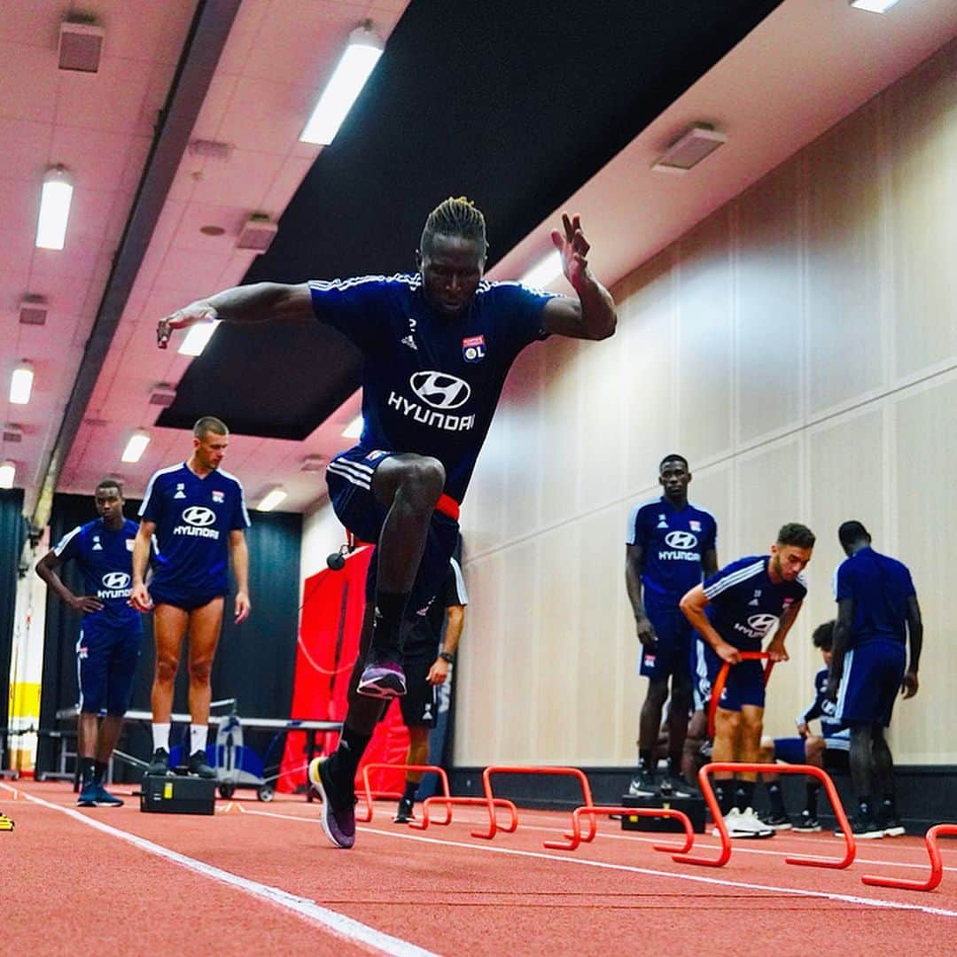 マプ・ヤンガ＝ムビワさんのインスタグラム写真 - (マプ・ヤンガ＝ムビワInstagram)「⚽️🔥🏃🏿‍♂️ Stage à Tignes 4ème journée ! ☑️.💪🏿 #work #preseason #tignes」7月12日 2時43分 - mapou.yangambiwa