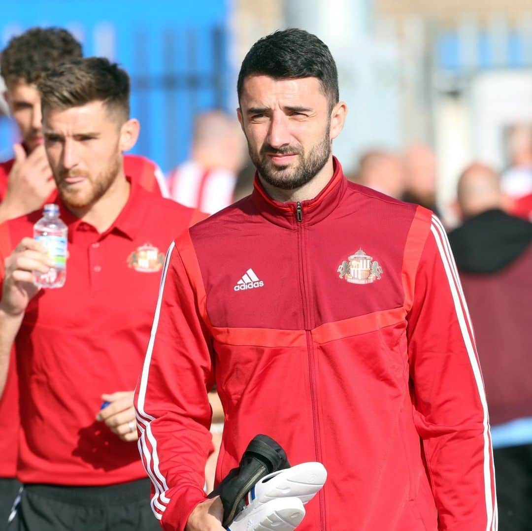 サンダーランドAFCさんのインスタグラム写真 - (サンダーランドAFCInstagram)「New boys Conor McLaughlin and Lee Burge start for us at Mariners Park. #SAFC」7月12日 2時43分 - sunderlandafcofficial