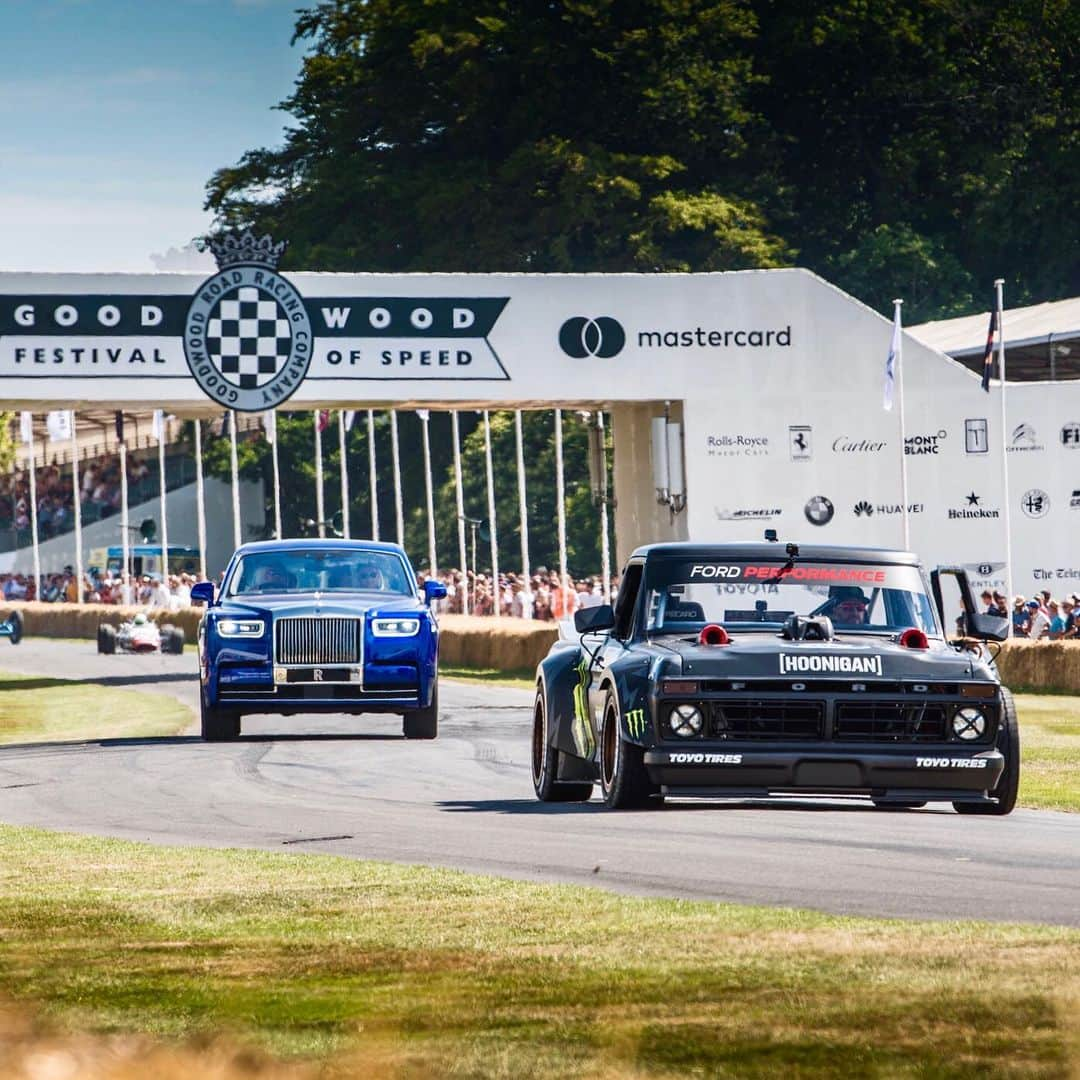 ケン・ブロックさんのインスタグラム写真 - (ケン・ブロックInstagram)「The Goodwood Festival of Speed is an extremely classy and sophisticated event. It’s held in England. At the estate of a Duke. There’s a black-tie ball on the Saturday evening. There are food stands selling champagne and caviar. And, occasionally, there’s myself driving back down the hill in my Ford F-150 Hoonitruck being chased by the most classy of classy British vehicles, a Rolls-Royce. Ha. Doesn’t get more Goodwood than this! Hit the link in my bio for my full 2019 Goodwood experience recap. #oneofthesecostsmorethantheother #youbetterbelieveitstheAmericanclassic #GoodwoodFestivalofSpeed #FOS #Hoonitruck」7月12日 3時03分 - kblock43