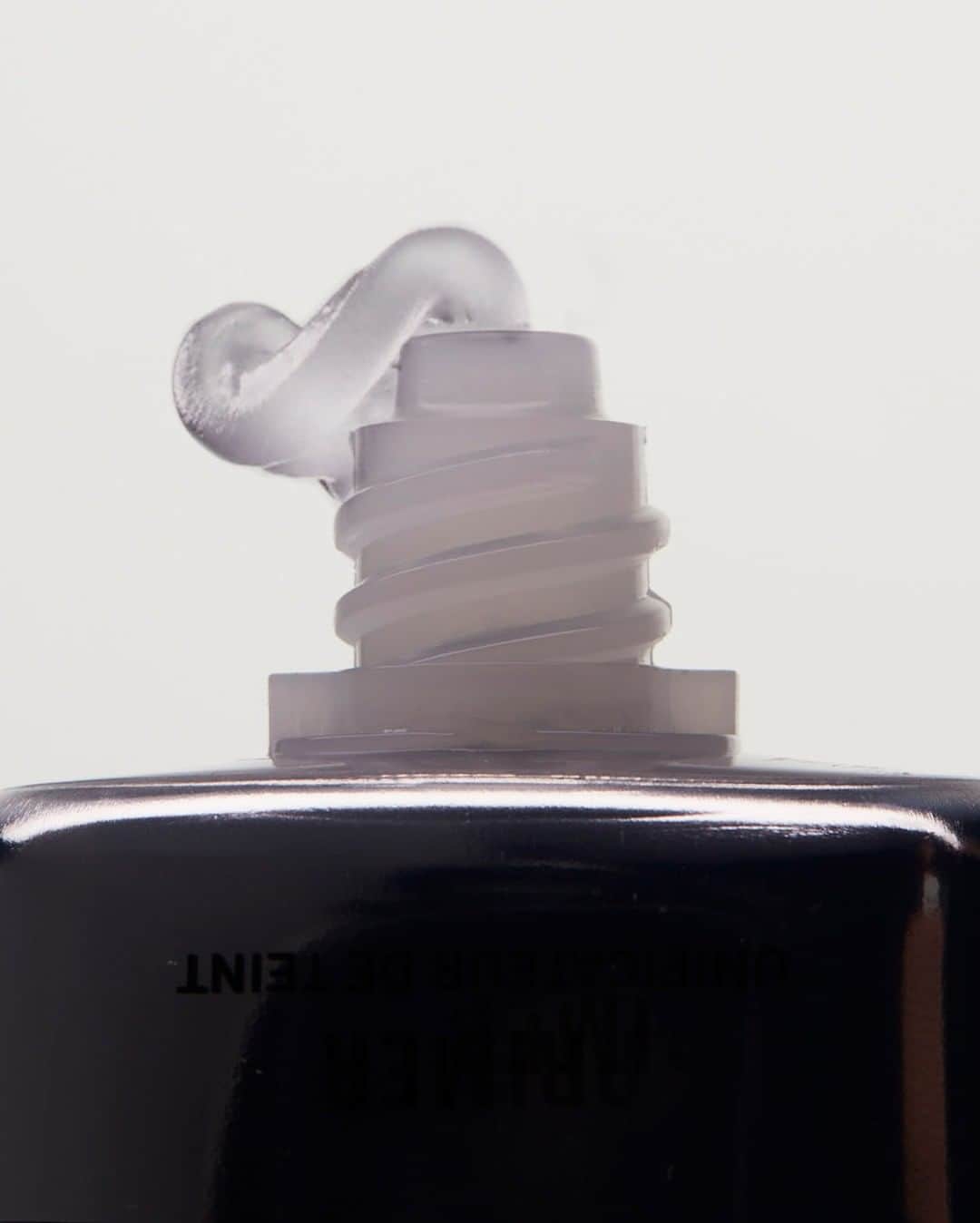 Smashboxのインスタグラム：「Some things you just can't take your eyes off of. Original Photo Finish Primer is one of them. #SmashboxPrimer #CrueltyFree」