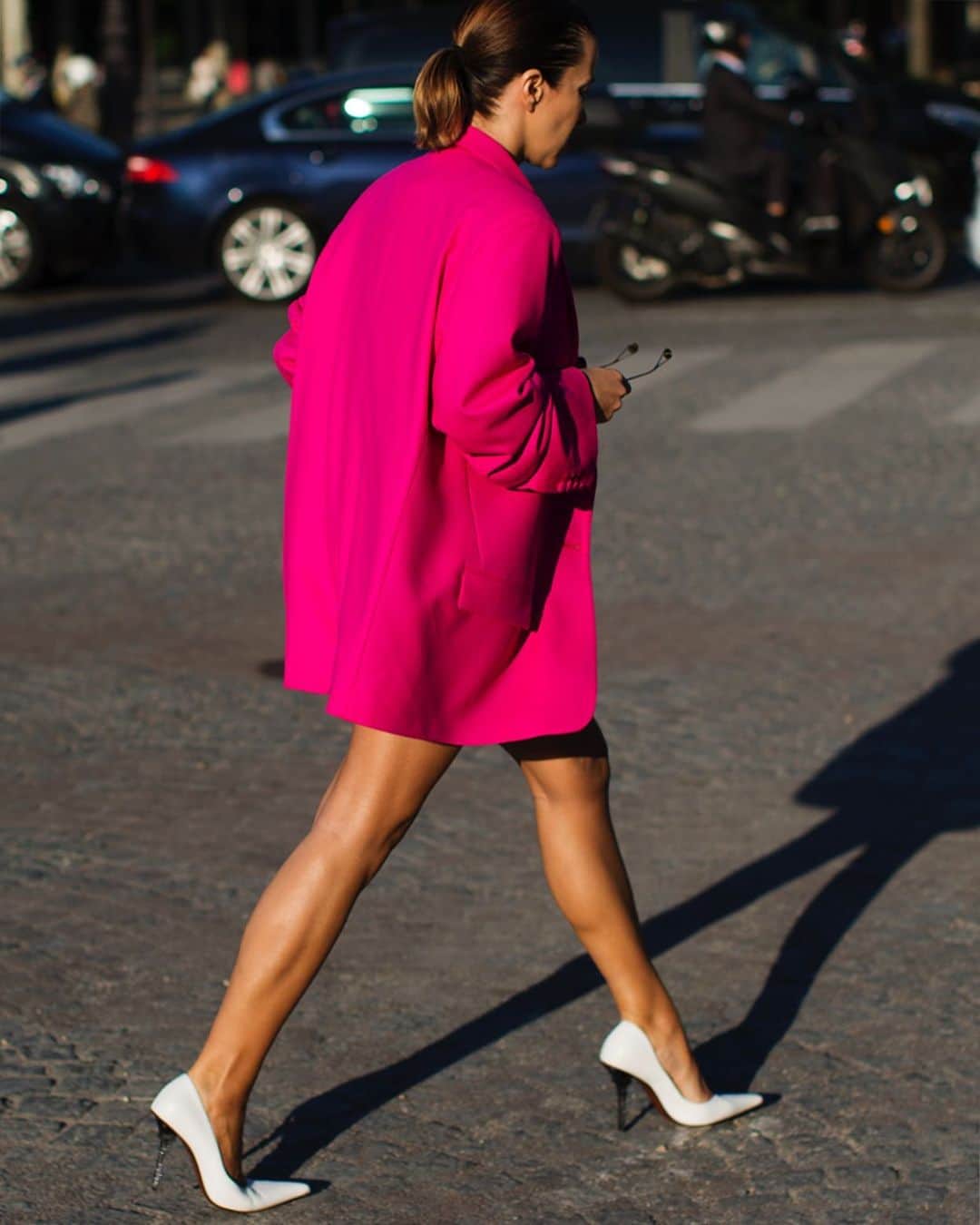 スコット・シューマンのインスタグラム：「No jacket required but greatly appreciated! Paris」