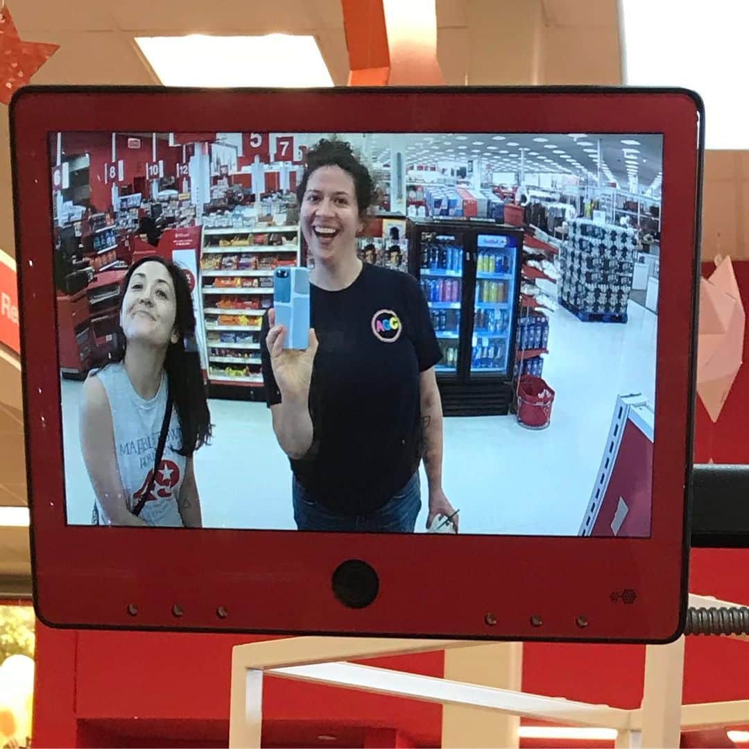 Grace Bonneyのインスタグラム：「Just two dorks at Target 🎯」