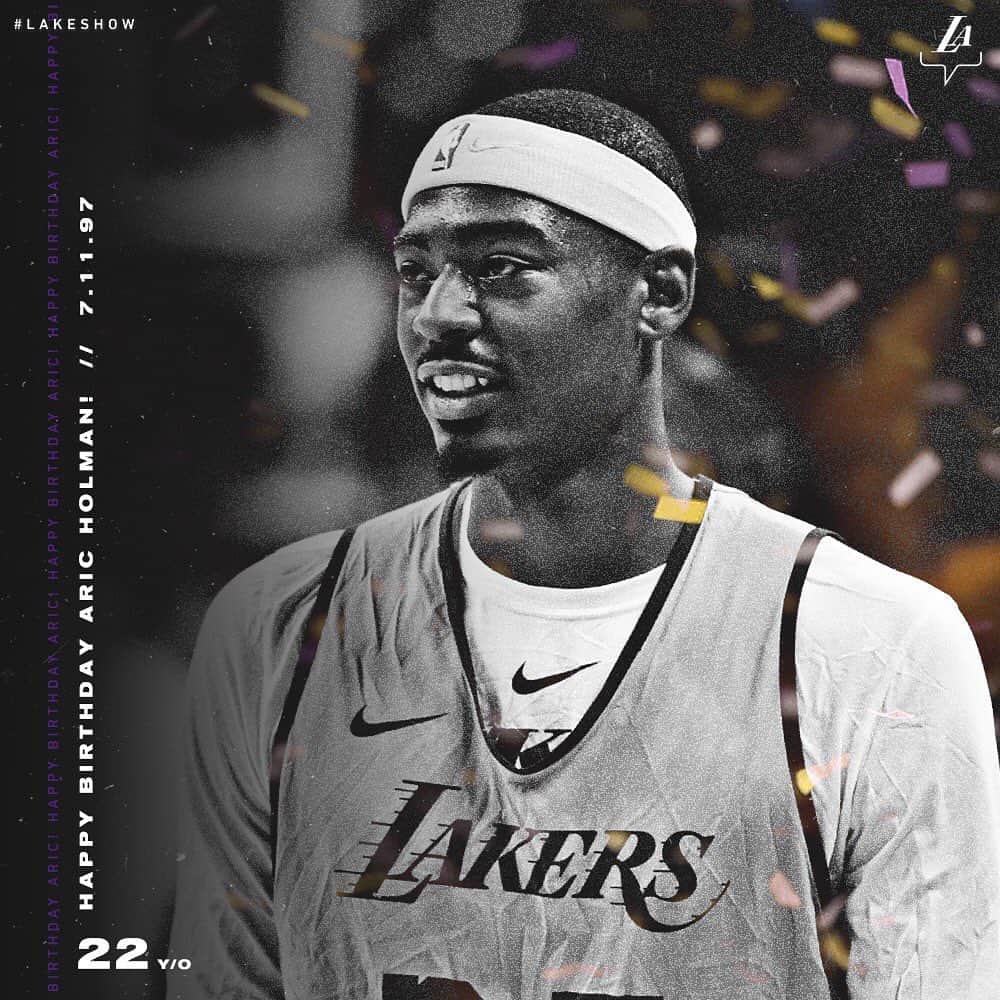 Los Angeles Lakersさんのインスタグラム写真 - (Los Angeles LakersInstagram)「No better gift than a spot on the #LakeShow. Happy birthday, @aric_holman!」7月12日 3時45分 - lakers