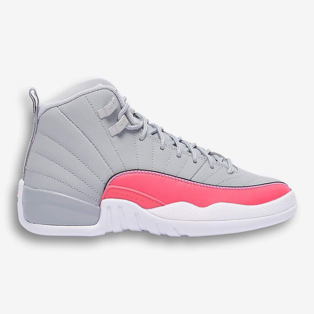 Sneaker News x Jordans Dailyさんのインスタグラム写真 - (Sneaker News x Jordans DailyInstagram)「The girls are getting a “Racer Pink” Air Jordan 12 👀 Tag someone who needs to add these to the rotation. Link in bio for more details #jordansdaily」7月12日 4時00分 - jordansdaily