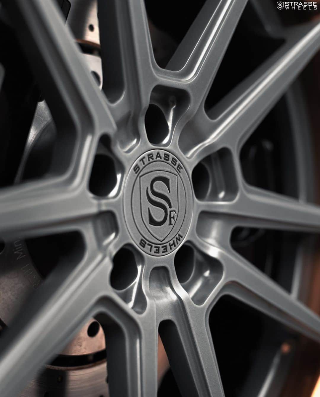 CARLiFESTYLEさんのインスタグラム写真 - (CARLiFESTYLEInstagram)「Audi R8 Spyder on @strassewheels SV1-FS Series. | @strassewheels #carlifestyle #R8 📸 @colehorchler」7月12日 4時03分 - carlifestyle