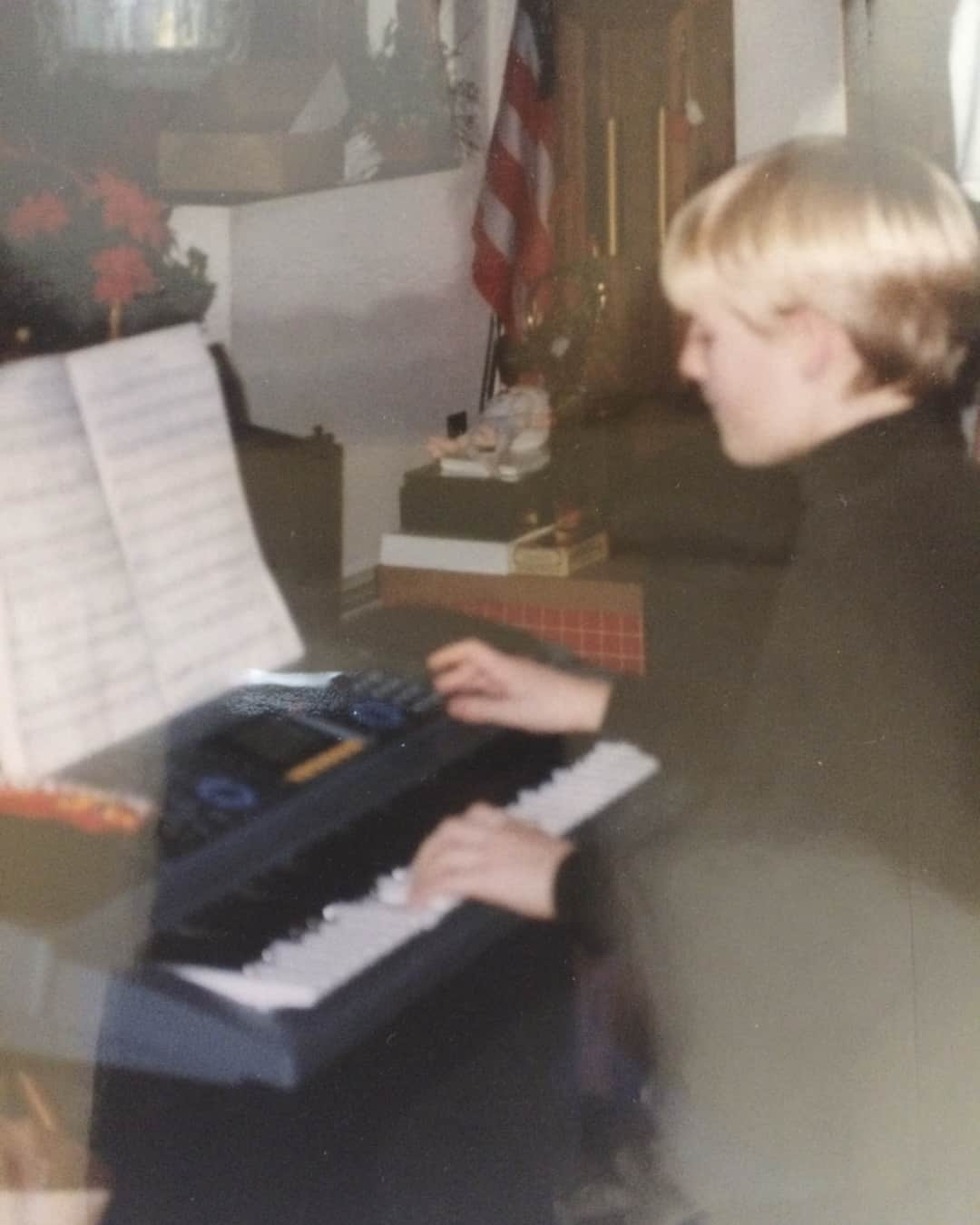 The Lumineersさんのインスタグラム写真 - (The LumineersInstagram)「#tbt Getting an early start. I used to turn on the electronic backbeats and play different versions of Jingle Bells because it was the only thing I knew how to play - Jer」7月12日 4時16分 - thelumineers