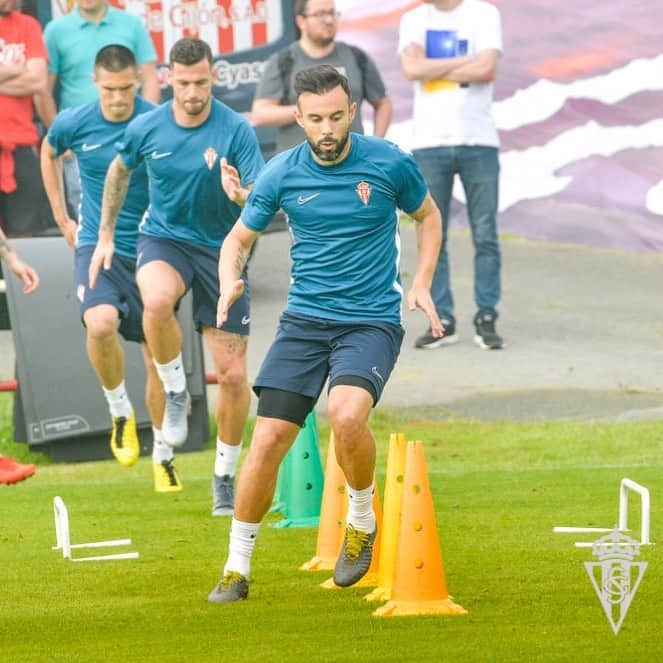 フランシスコ・モリネーロのインスタグラム：「Pretemporada#🏋🏻‍♂️⚽️🔥」