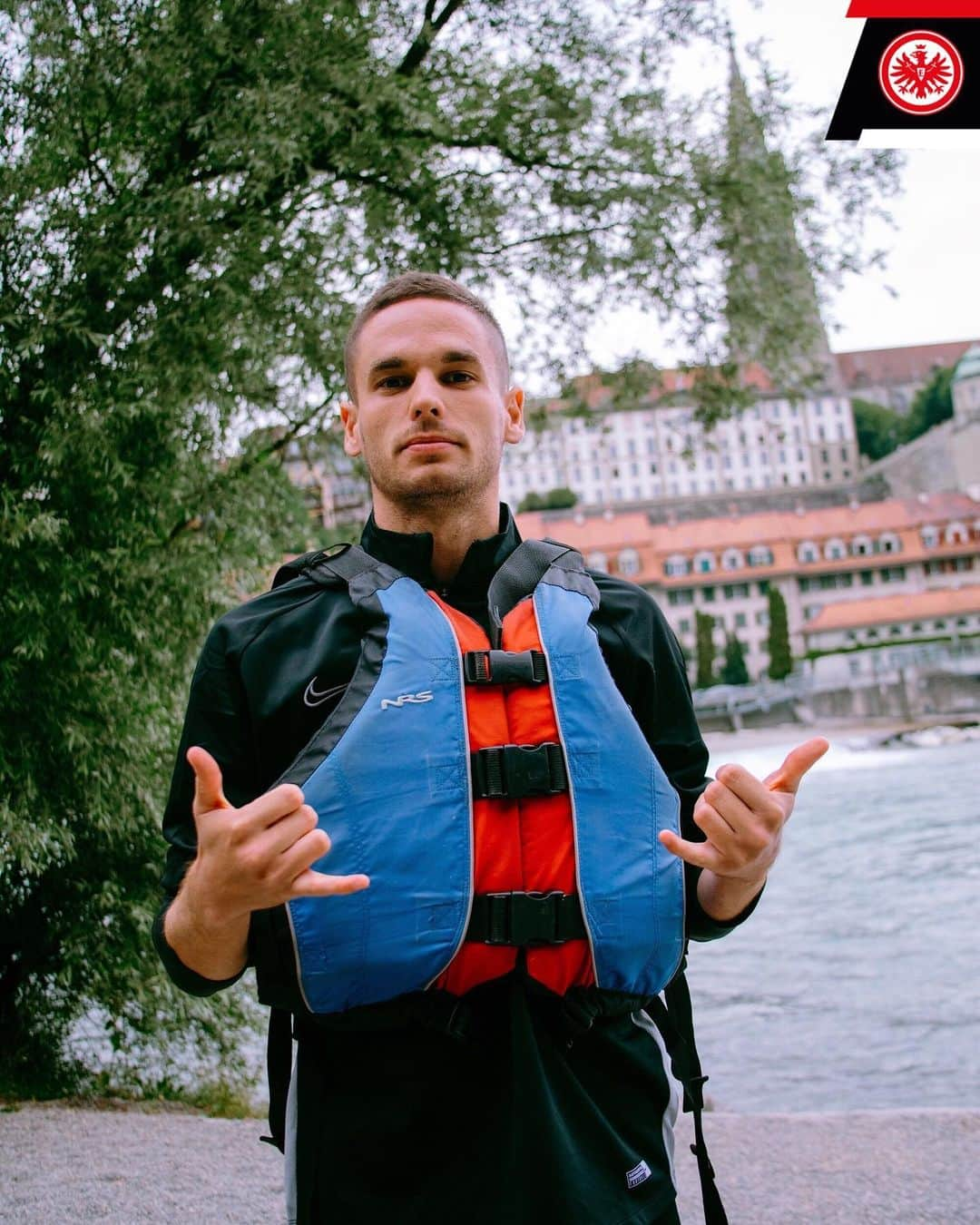 アイントラハト・フランクフルトさんのインスタグラム写真 - (アイントラハト・フランクフルトInstagram)「Suit up! 🛶 • • #rafting #GudeSchweiz #trainingslager #uhrencup #sge #eintracht #frankfurt #eintrachtfrankfurt」7月12日 4時25分 - eintrachtfrankfurt