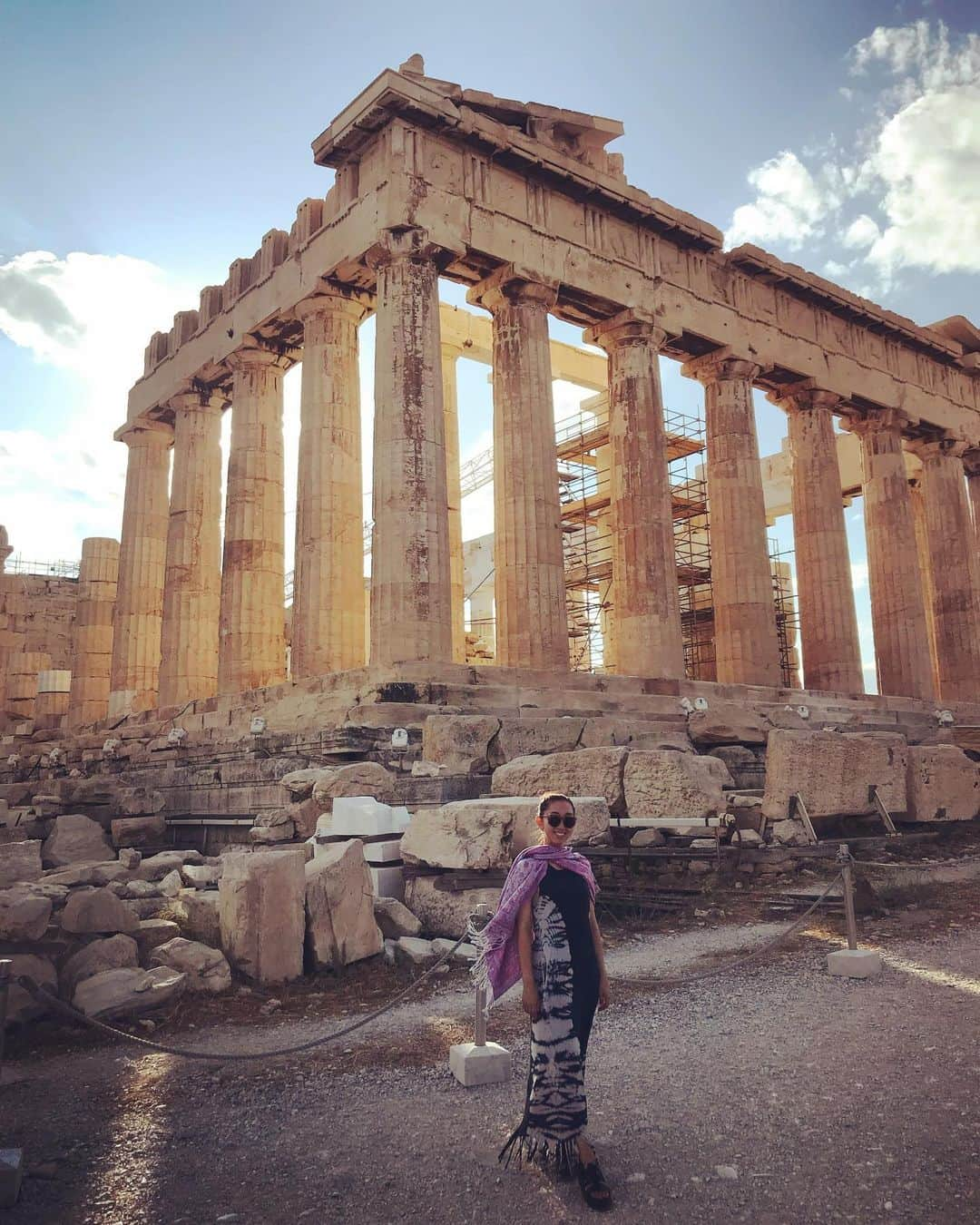 Rie fuさんのインスタグラム写真 - (Rie fuInstagram)「Parthenon -2500 years later...二千五百年というの歴史にひたすら圧巻のパルテノン神殿。ギリシャで哲学や数学の基礎が築かれていた時代、日本はまだ縄文弥生時代だったなんて。#greece #athens #acropolis #parthenon #世界遺産 #worldheritage #archeology」7月12日 4時41分 - riefuofficial