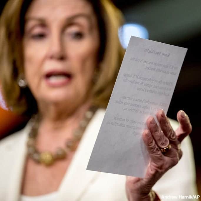 ABC Newsさんのインスタグラム写真 - (ABC NewsInstagram)「Speaker Nancy Pelosi reads from a "Know Your Rights" sheet during a press conference as major cities across the U.S. brace for sweeping deportation raids this weekend. #nancypelosi #donaldtrump #ice #immigration #politics」7月12日 4時43分 - abcnews