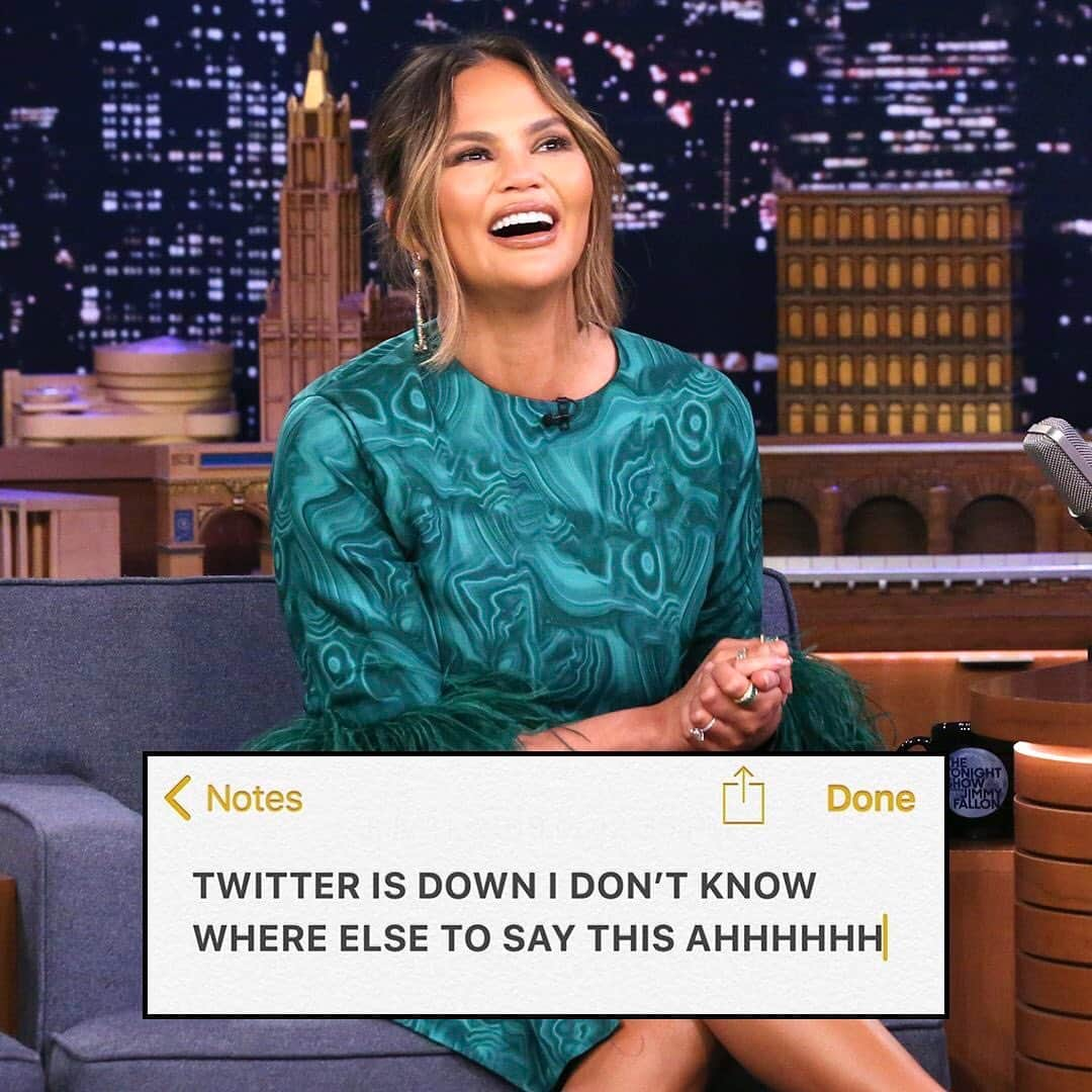 E! Onlineさんのインスタグラム写真 - (E! OnlineInstagram)「Must. Tweet. Inner. Thoughts. (📷: @chrissyteigen)」7月12日 4時45分 - enews