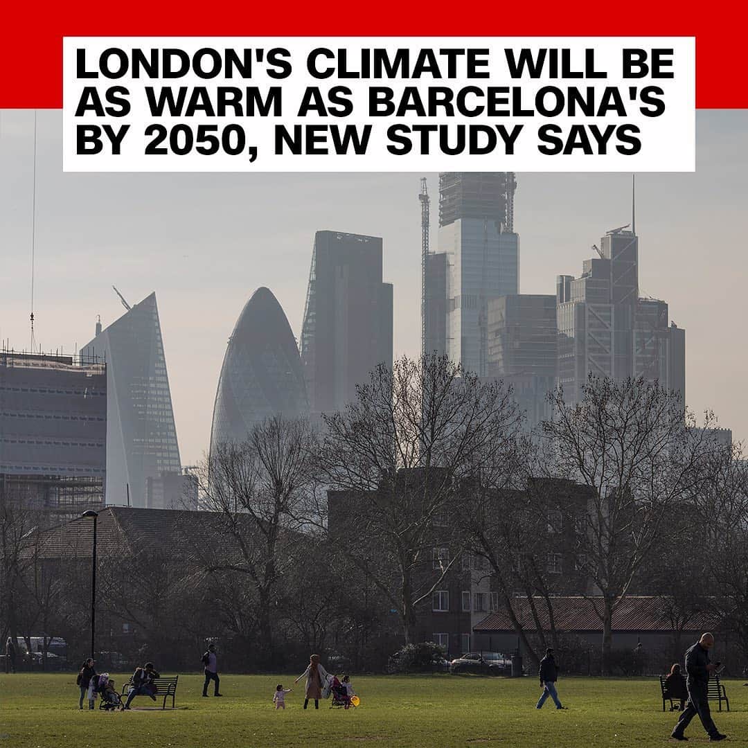 CNNさんのインスタグラム写真 - (CNNInstagram)「Follow ➡️ @cnnclimate ➡️ If London being as warm as Barcelona sounds pleasant — think again. By 2050, London could be facing severe drought, as Barcelona did in 2008, when it nearly ran out of drinking water and reservoirs ran close to dry, according to a new climate change study. Hundreds of other major cities worldwide could face droughts, flooding, storms, and other climate catastrophes, said the study, which was conducted by the Crowther Lab at ETH Zurich university. In London, the warmest month will rise by 5.9 degrees Celsius (10.6 Fahrenheit), leading to a mean annual temperature rise of 2.1 degrees (3.8 Fahrenheit). (📸: Dan Kitwood/Getty Images)」7月12日 5時00分 - cnn