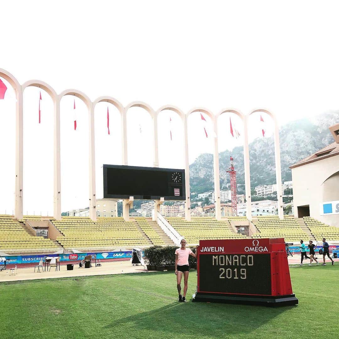 リンジー・シャープのインスタグラム：「Back at this magical place for 2 fast laps tomorrow night 🔥💎 #monacomagic @diamondleaguemonaco  Ps. Thanks for all the birthday wishes 😘」