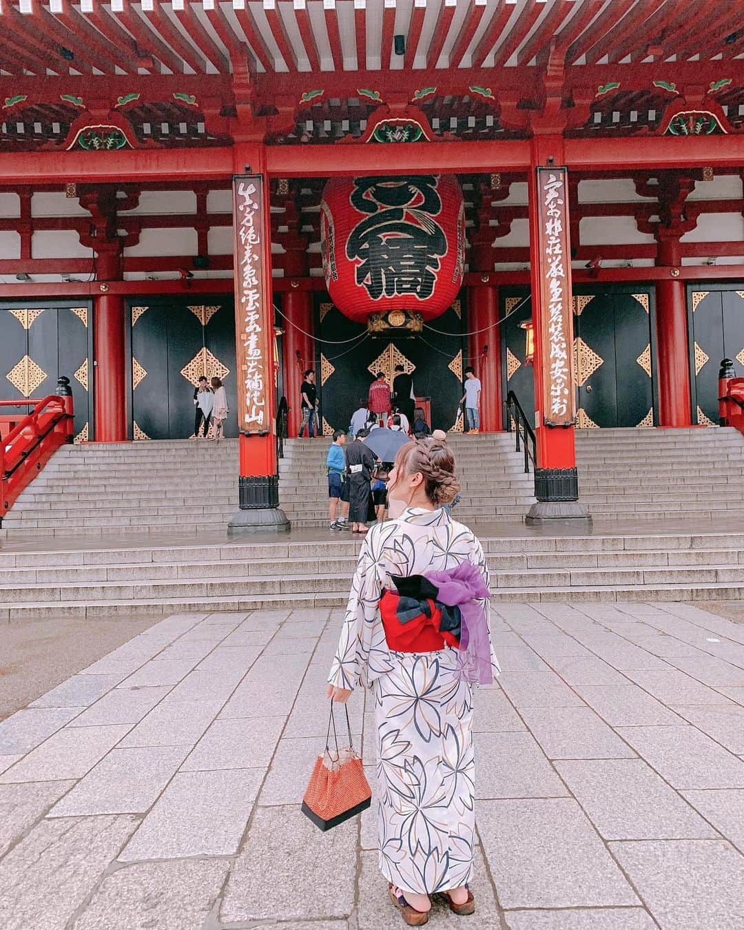 のインスタグラム：「この柄の浴衣気に入った💫  #梨花和服 #浅草 #神社 #浅草寺 #浴衣 #浅草浴衣レンタル #浴衣レンタル #yukata #asakusa」