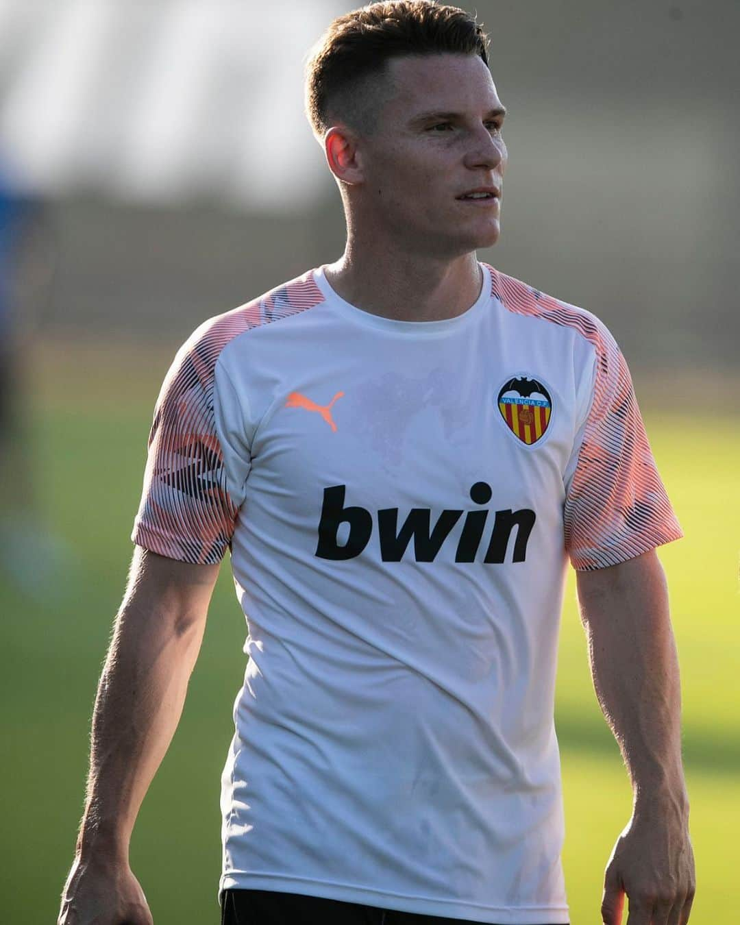 ケヴィン・ガメイロさんのインスタグラム写真 - (ケヴィン・ガメイロInstagram)「Reprise de l’entrainement ⚽🦇💯 #amuntvalencia @valenciacf」7月12日 5時34分 - kevingameirooff