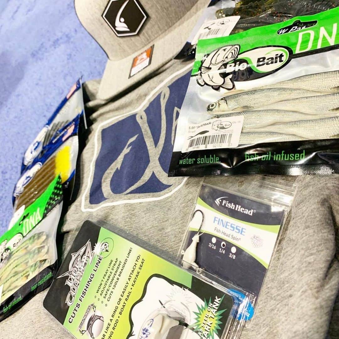 Filthy Anglers™さんのインスタグラム写真 - (Filthy Anglers™Instagram)「GIVEAWAY CLOSED🔥 ICast Give Away 🔥 We are randomly selecting 5 winners this Friday who will receive one of of these companies prize packs.  Must follow each company involved then comment hook me up ✅ :  1. @filthyanglers  2. @biobait  3. @bubbablade  4. @line_cutterz  5. @fishheadspin  6. @fish_mastery - - - -  #basspro #smallmouth #fishermen #catchandrelease #fishingislife #angler #freshwater #trout #bassproshops #mlf #flw #walleye #minnesotafishing #michiganfishing #walleyefishing #lowrance #mysterytacklebox #biobait #lb #viral #walleye #panfish #coloradofishing #bluegill #crappiefishing #icast2019」7月12日 5時45分 - filthyanglers