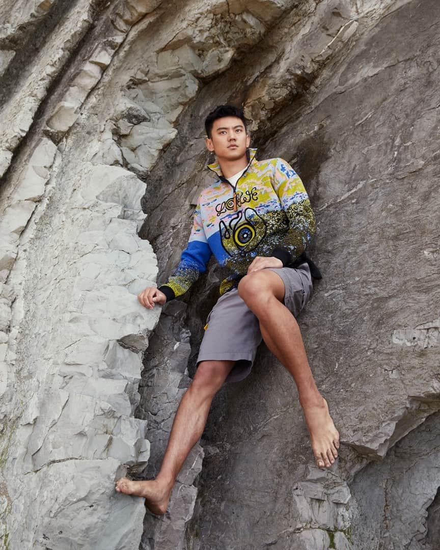 Loeweさんのインスタグラム写真 - (LoeweInstagram)「Former world champion swimmer @zetao.ning wears the new Eye/LOEWE/Nature collection. Now available in store and on loewe.com #LOEWE #EYELOEWENATURE #NingZetao」7月12日 5時58分 - loewe