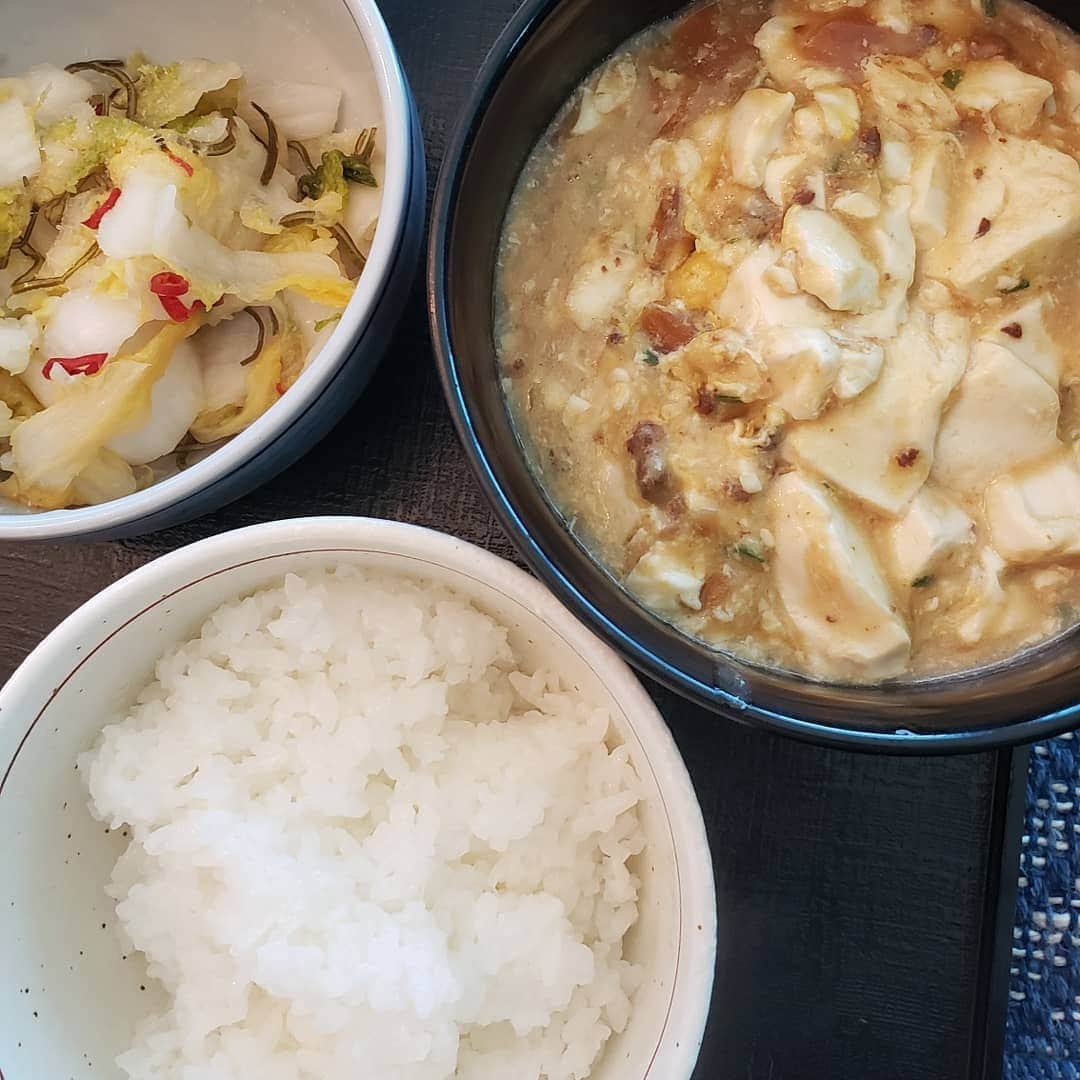 ピーターさんのインスタグラム写真 - (ピーターInstagram)「週２回、卵かけご飯の為に、生で食べられる<TKG>という卵を買います❤️ 日本人だけが、生で卵食べるんですよね‼️　だから、助かります‼️ #ピーター #池畑慎之介 #卵かけご飯 #日本人 #ロングバケーション #ハワイ #家ご飯」7月12日 6時02分 - oziba1952