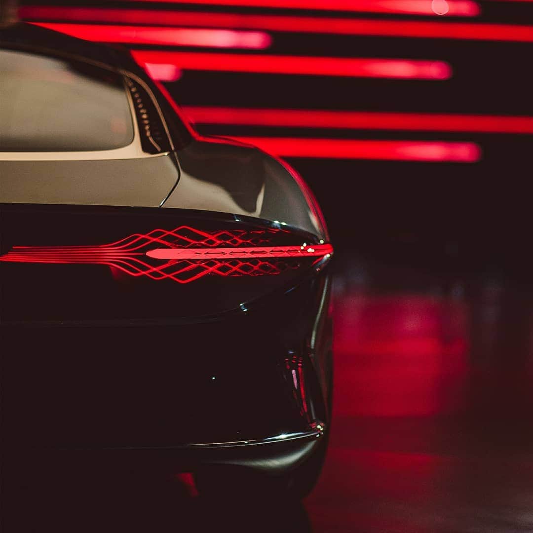 のインスタグラム：「The new #BentleyEXP100GT. Created in celebration of #Bentley100Years. Swipe through for more. Link in bio.」