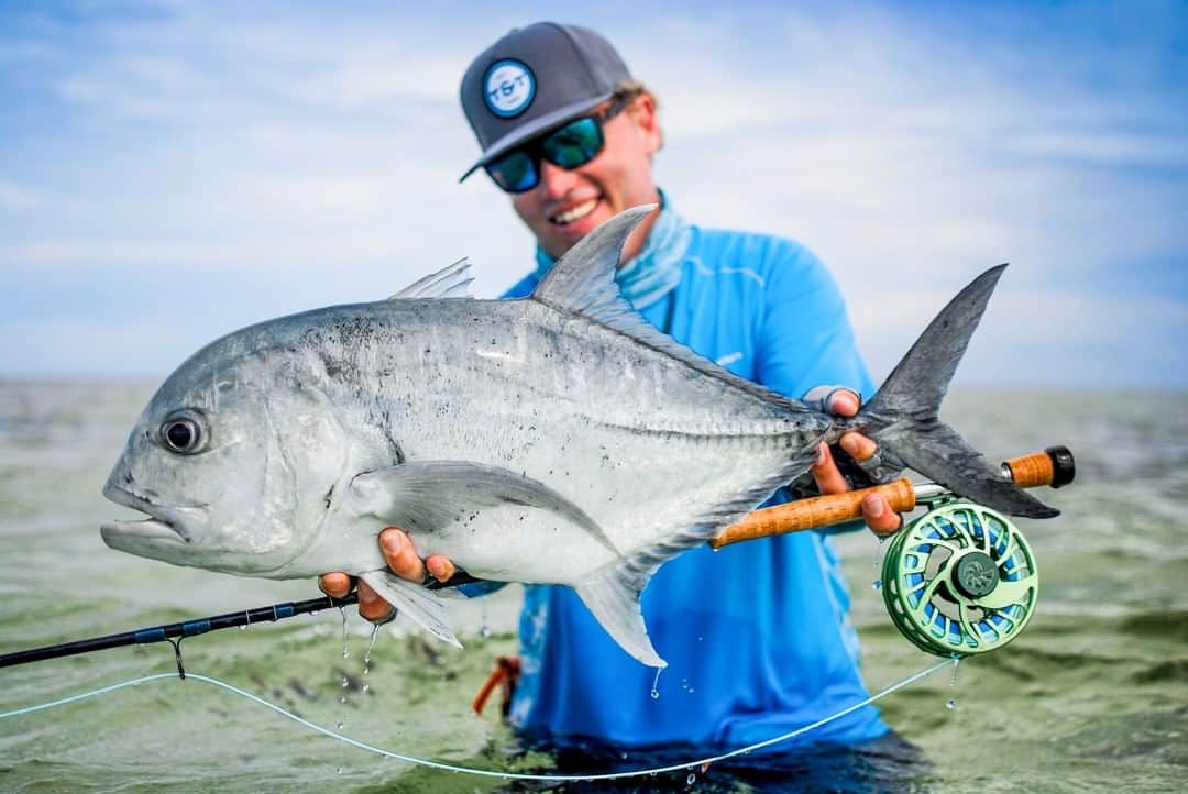 Costa Sunglassesのインスタグラム：「Eyes on the prize. 📷 @captjackproductions #seewhatsoutthere」