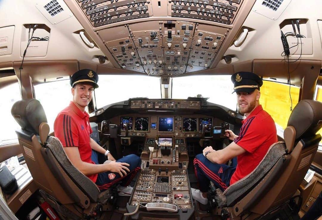 カラム・チャンバースのインスタグラム：「Fasten your seatbelts, it’s going to be a bumpy ride 🥴😂」