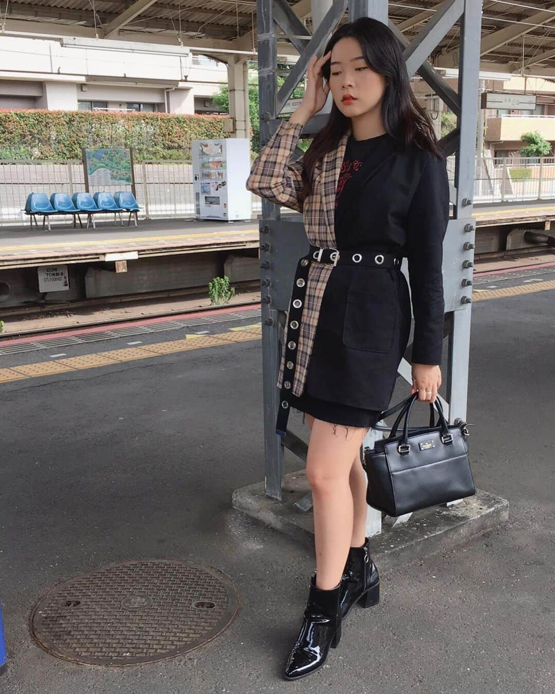 Erisa Seoのインスタグラム：「Two-tone jacket made by yours truly in today's #ootd ✨」