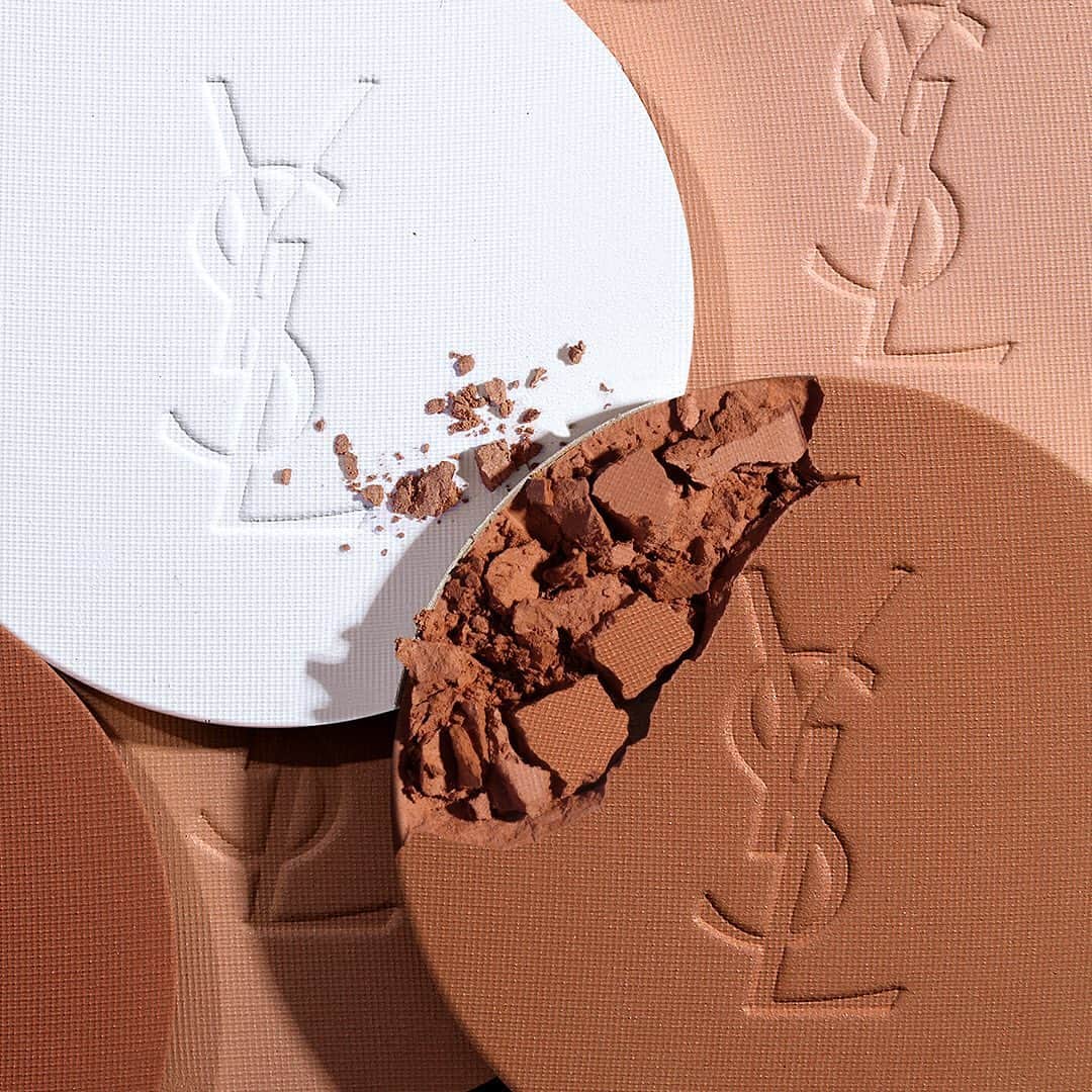 Yves Saint Laurent Beautyさんのインスタグラム写真 - (Yves Saint Laurent BeautyInstagram)「Crush your complexion game, with a final sweep of: ALL HOURS SETTING POWDER #yslbeauty #allhours #settingpowder」7月12日 17時20分 - yslbeauty